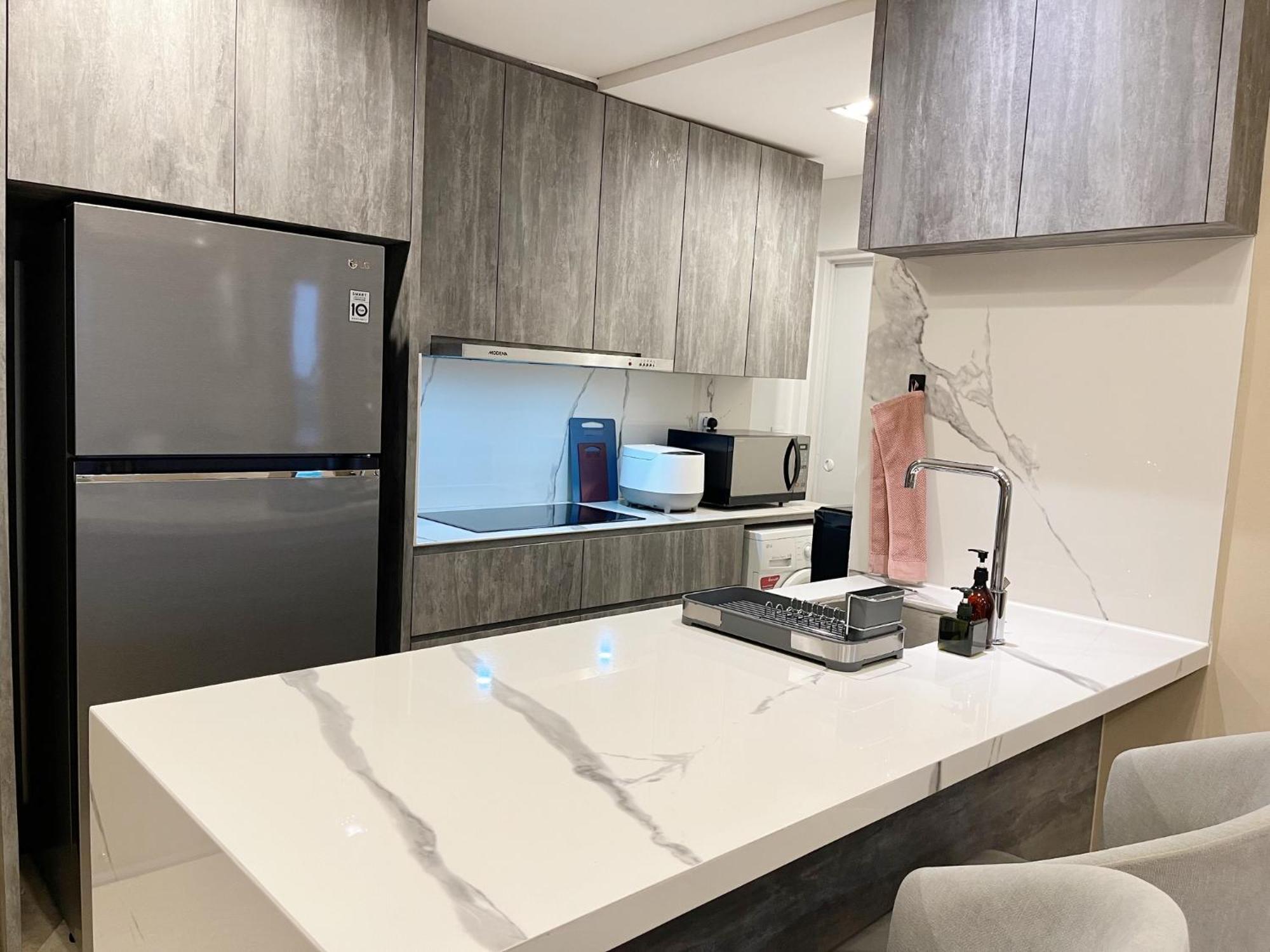 Gold Coast Pik Sea View By Longesuites Jakarta