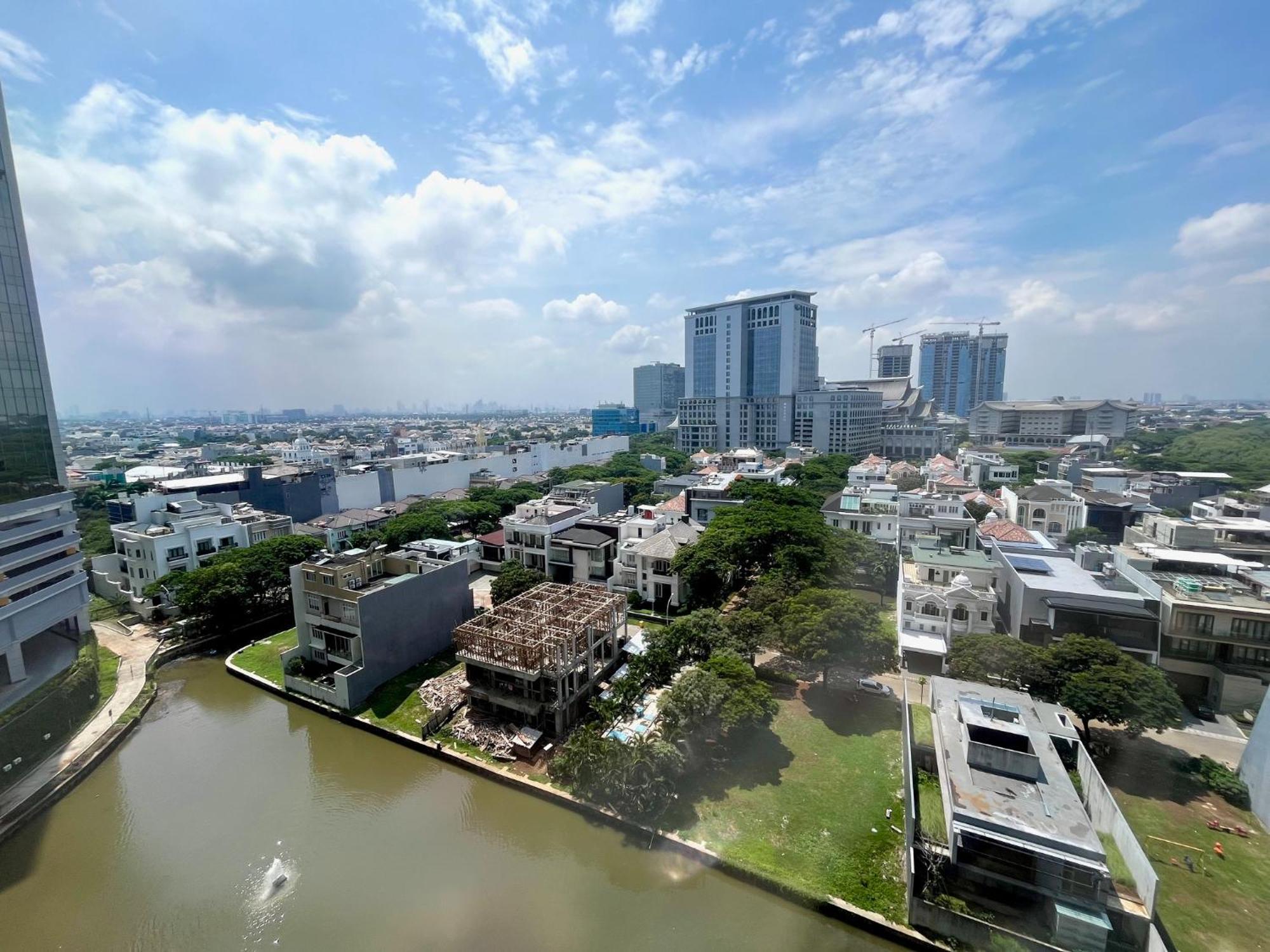 Gold Coast Pik Sea View By Longesuites * Jakarta