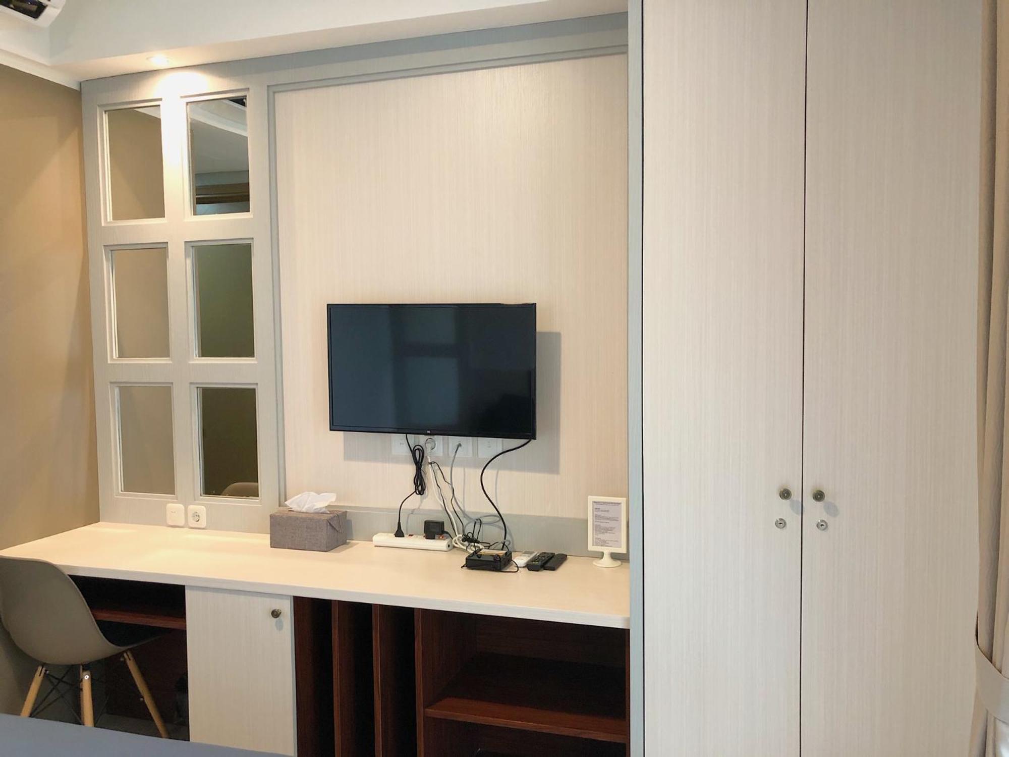 Gold Coast Pik Sea View By Longesuites Apartment Jakarta