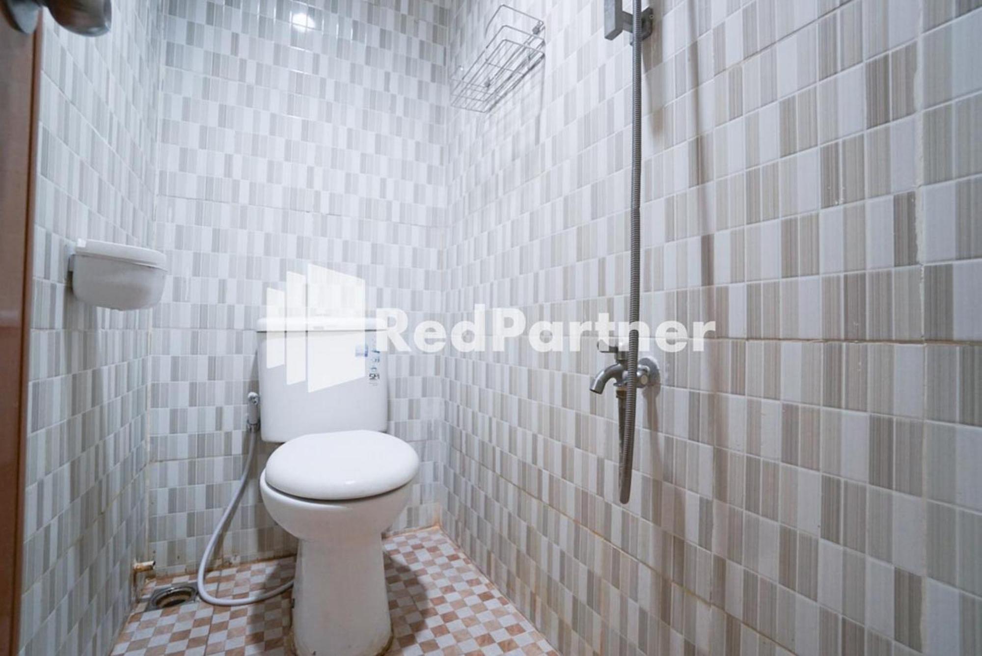 Eascot Mitra Reddoorz Hotel 2*