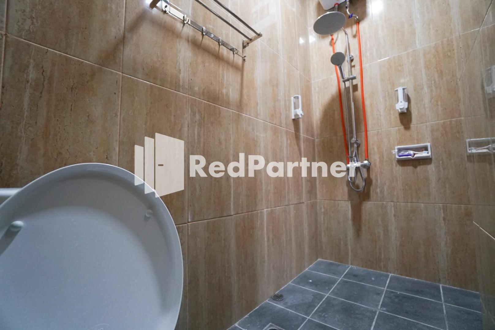 Khách sạn Roemah Tebet Mitra Reddoorz Jakarta