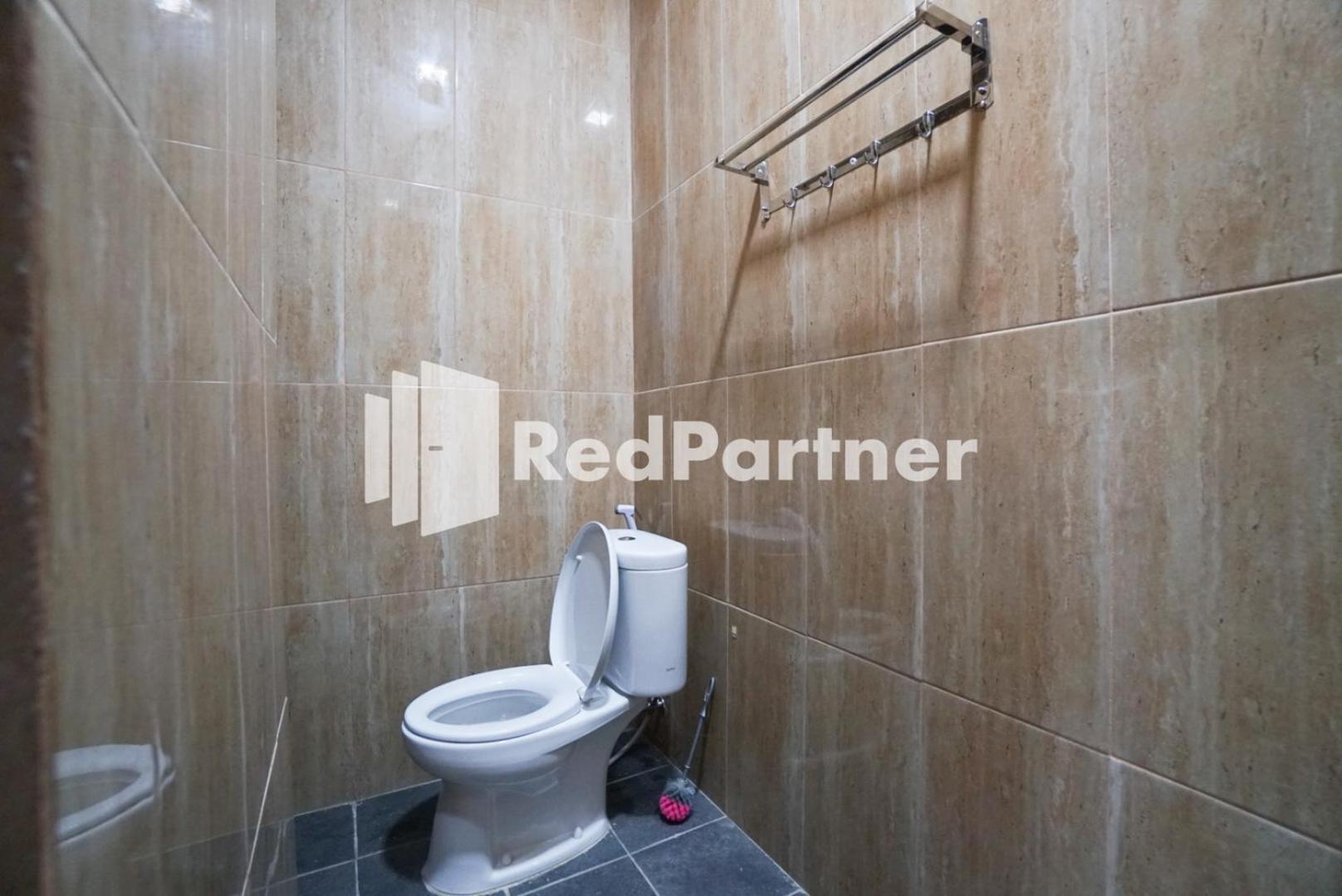 Khách sạn Roemah Tebet Mitra Reddoorz
