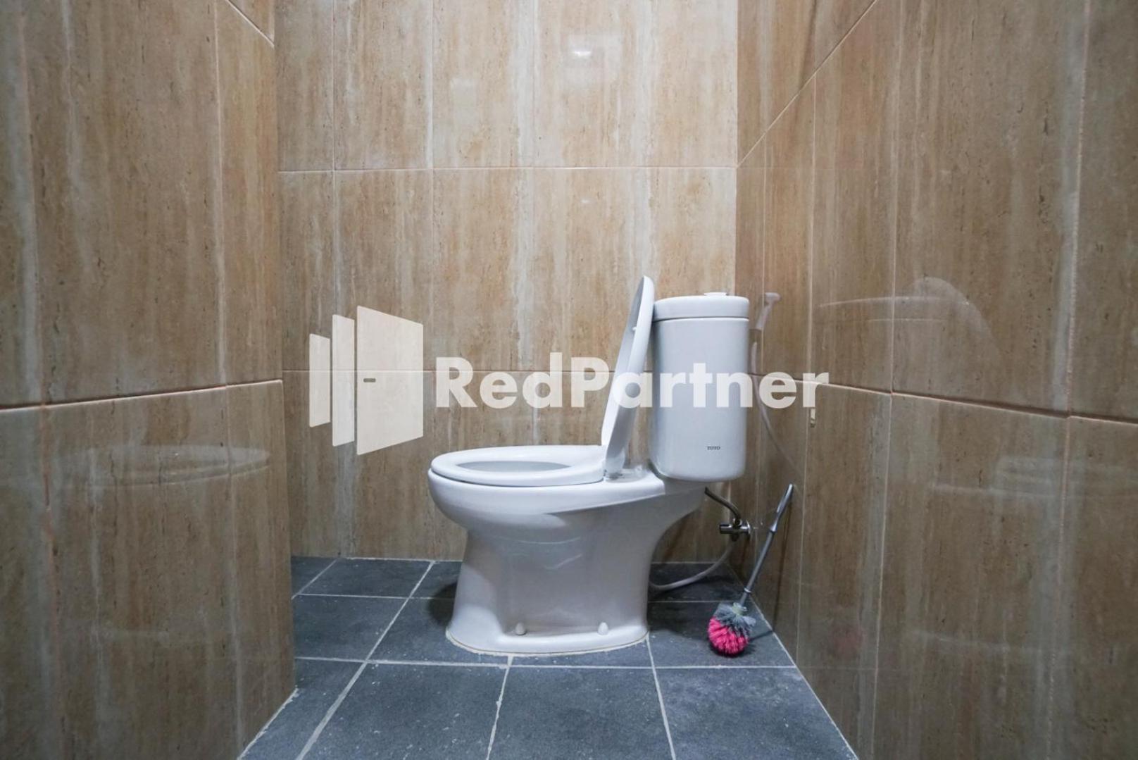 Roemah Tebet Mitra Reddoorz Khách sạn