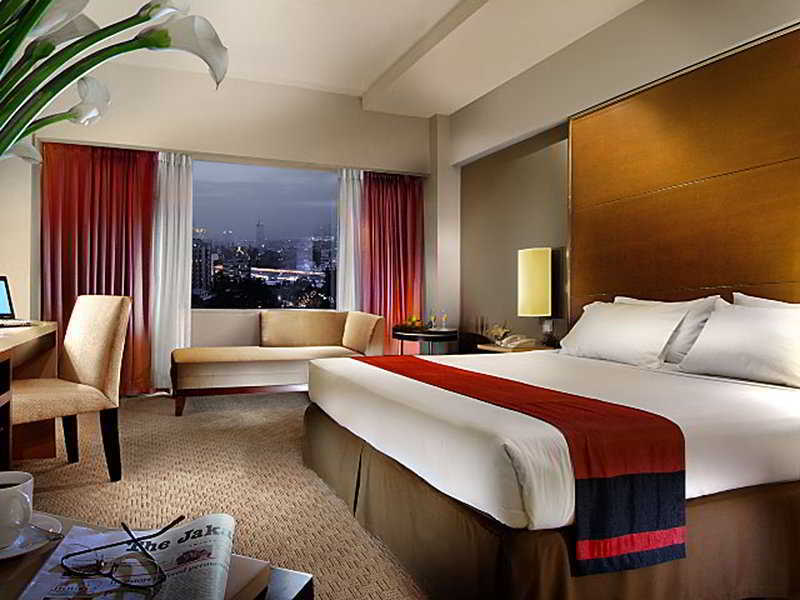 Santika Premiere Slipi 4*