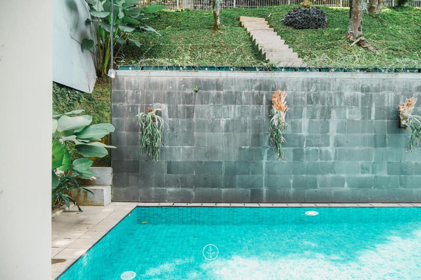 Jasmine Cozy 3 Bedrooms With A Private Swimming Pool Jakarta