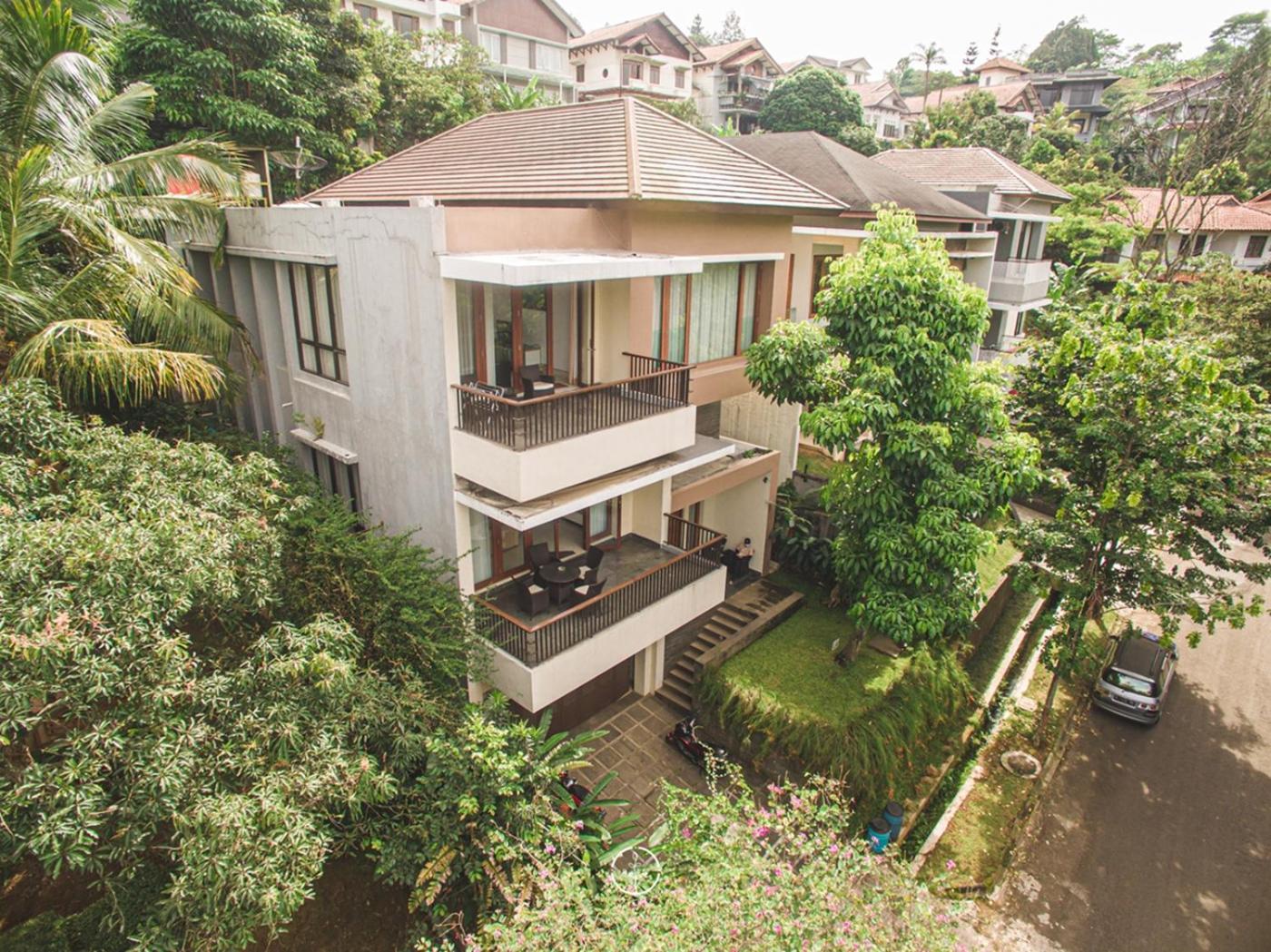 Jasmine Cozy 3 Bedrooms With A Private Swimming Pool * Jakarta