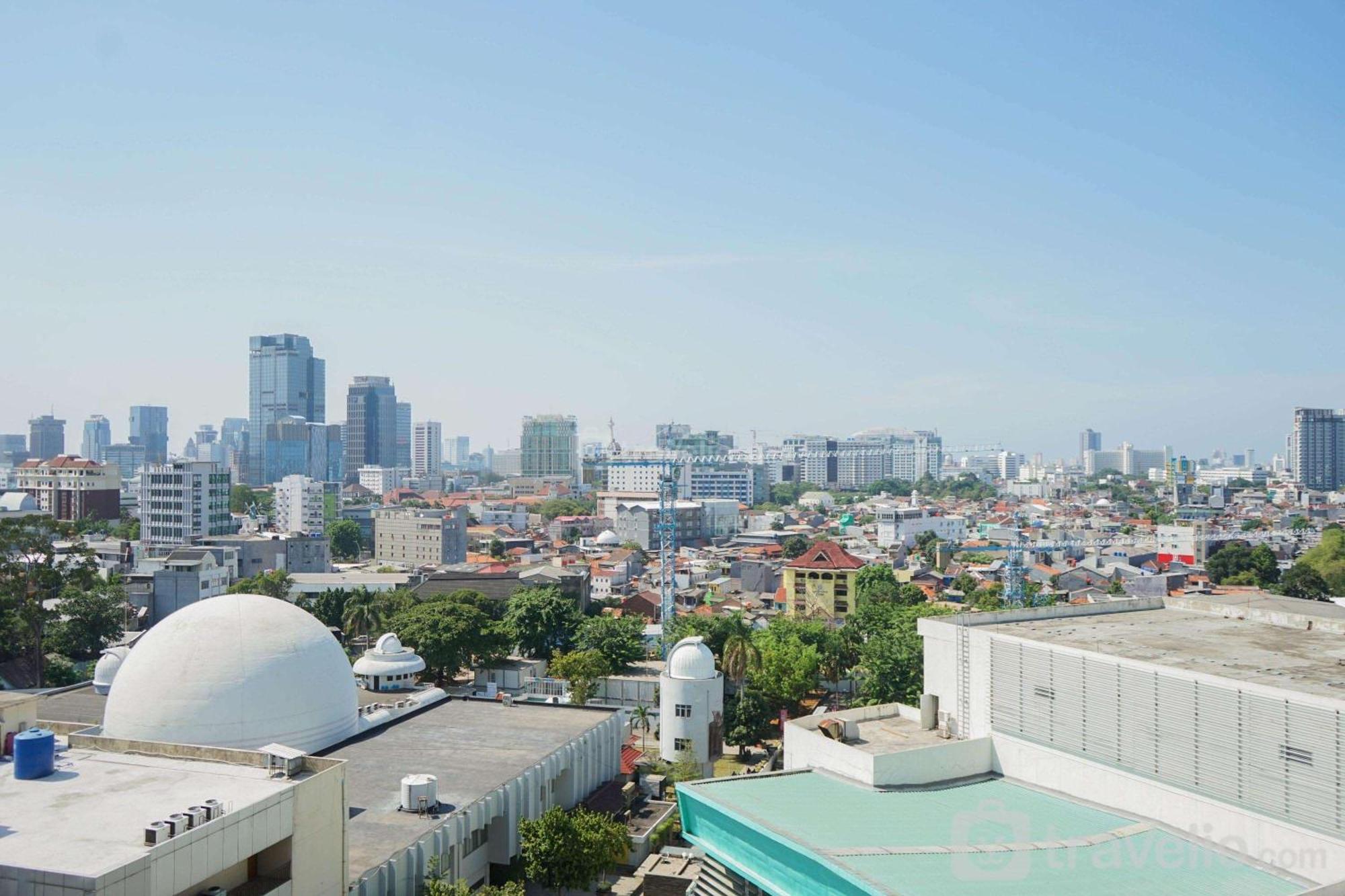 Newly Furnished At Menteng Park By Travelio Apartment