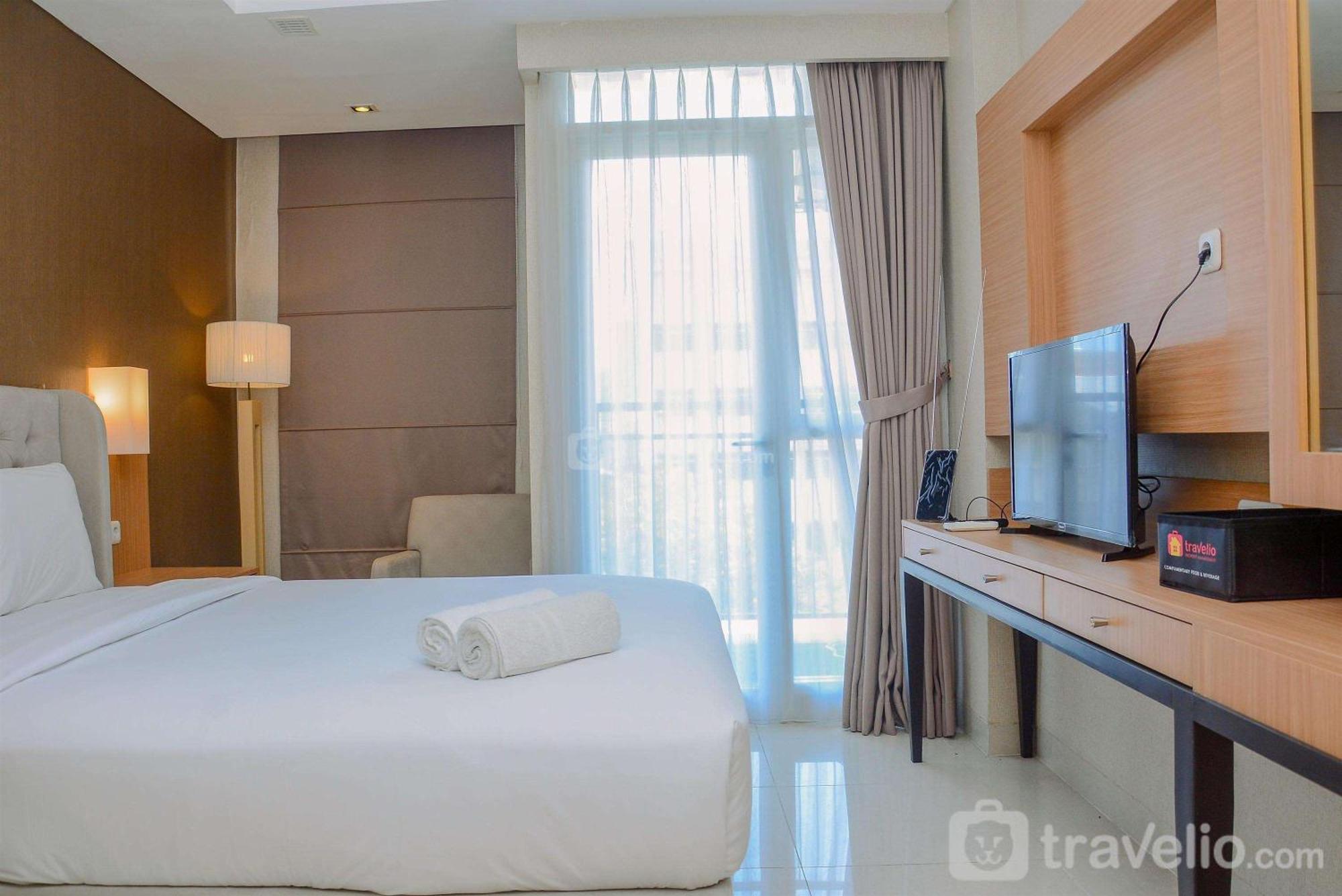 Apartment Comfy And Modern At Elpis By Travelio