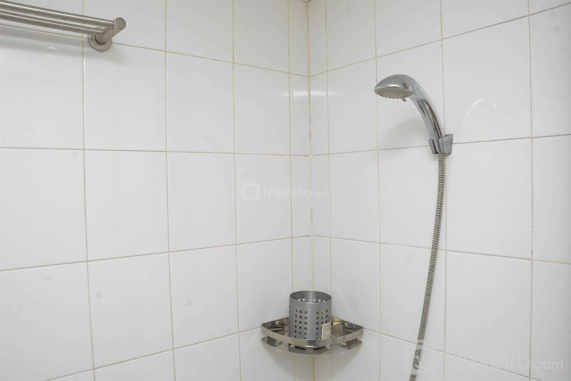 Fully Furnished And Cozy 2br At Bassura By Travelio Apartment *