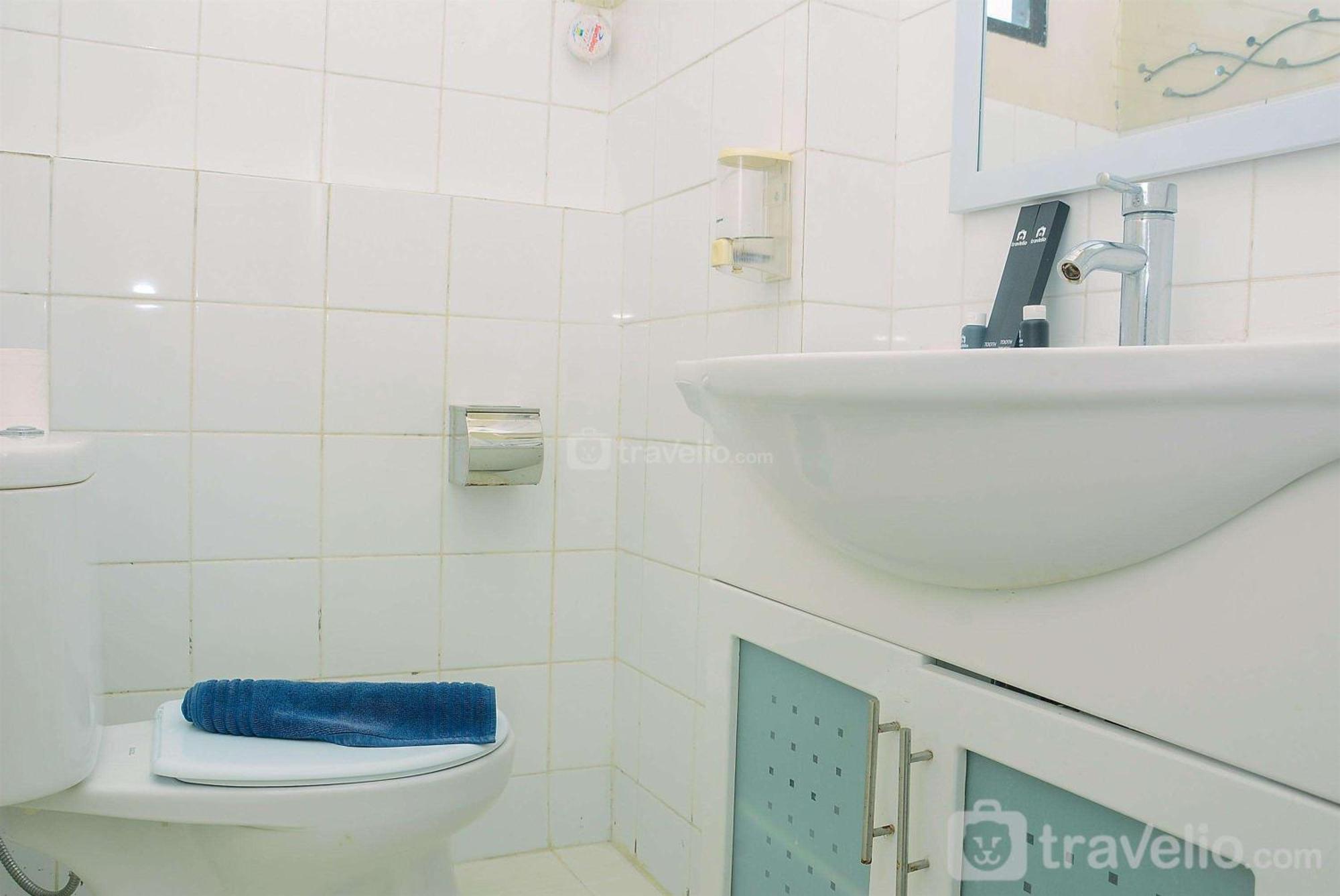 Apartment Cozy Living With Modern Design 1br Kebagusan By Travelio
