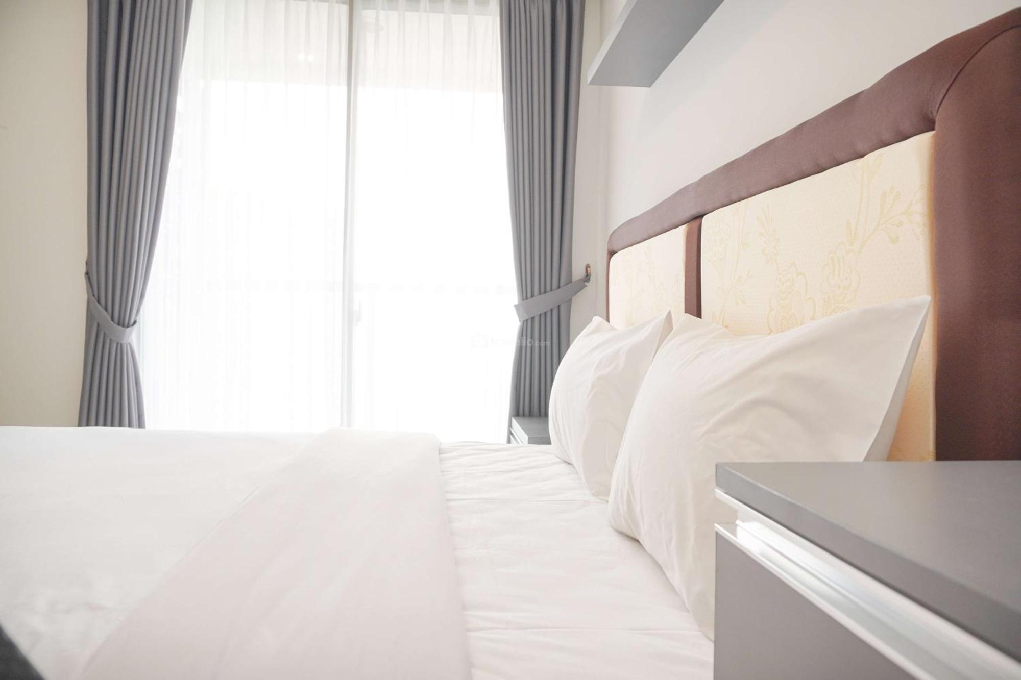 Minimalist And At Gold Coast By Travelio Jakarta