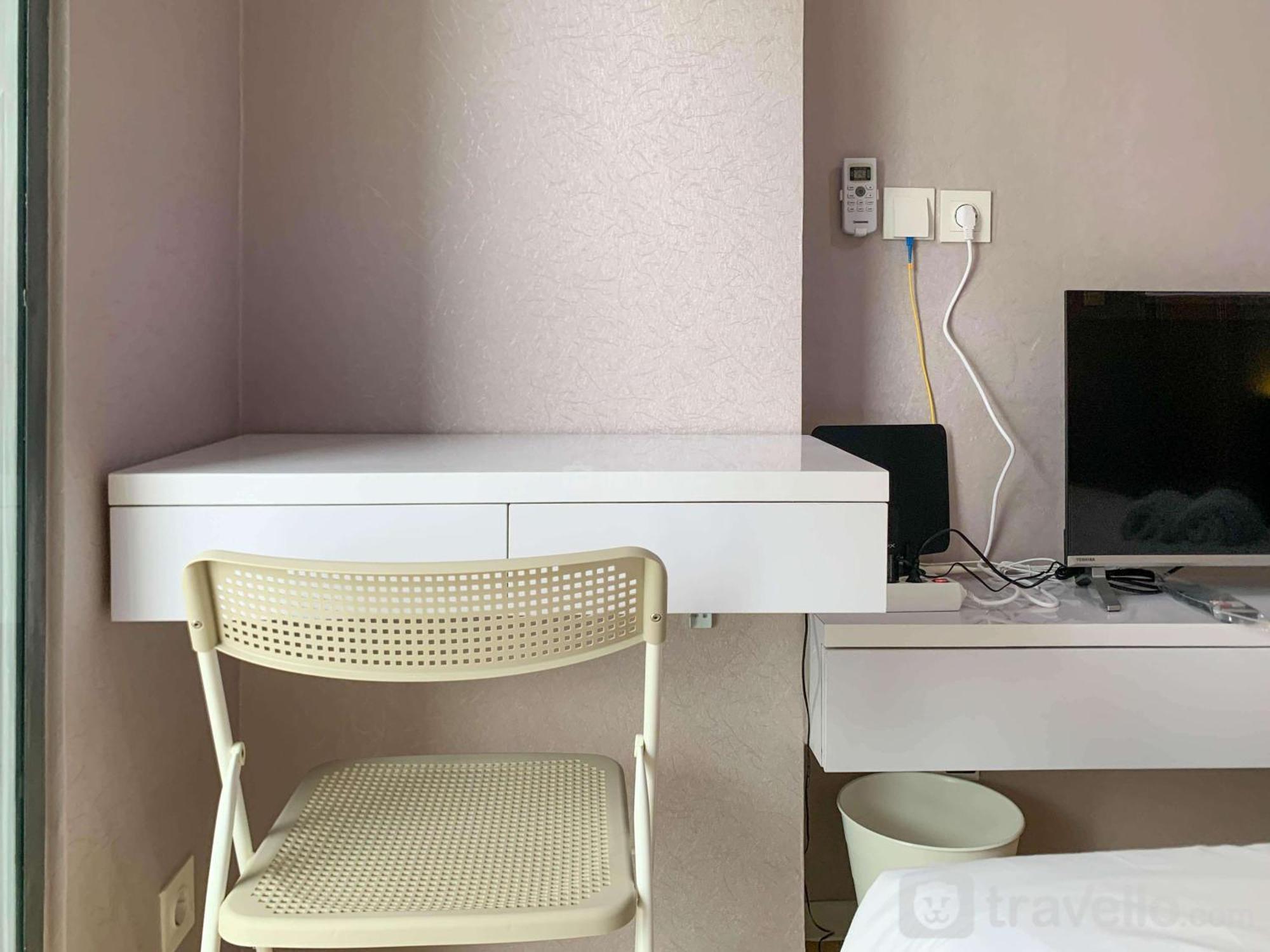 Brand New And Relaxing At Daan Mogot By Travelio * Jakarta