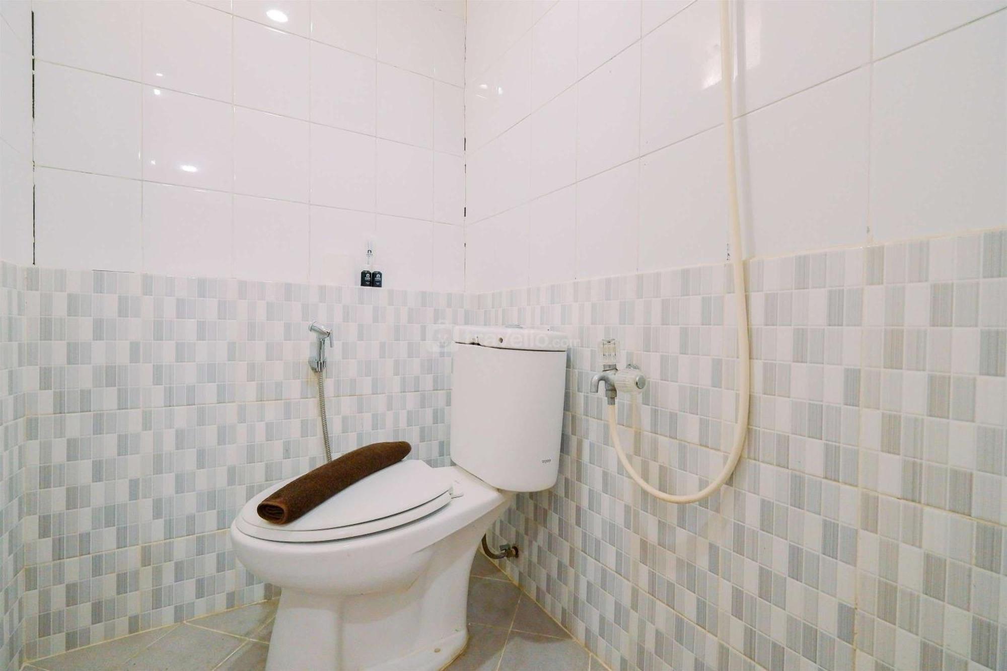 Strategic And Comfy 2br At Pramuka By Travelio Apartment *