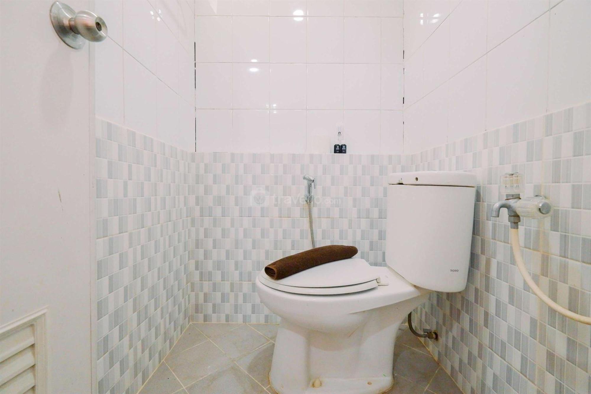Apartment Strategic And Comfy 2br At Pramuka By Travelio