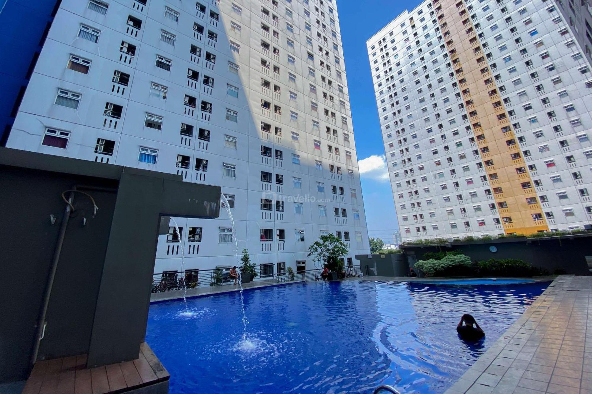 Apartment Strategic And Comfy 2br At Pramuka By Travelio Jakarta