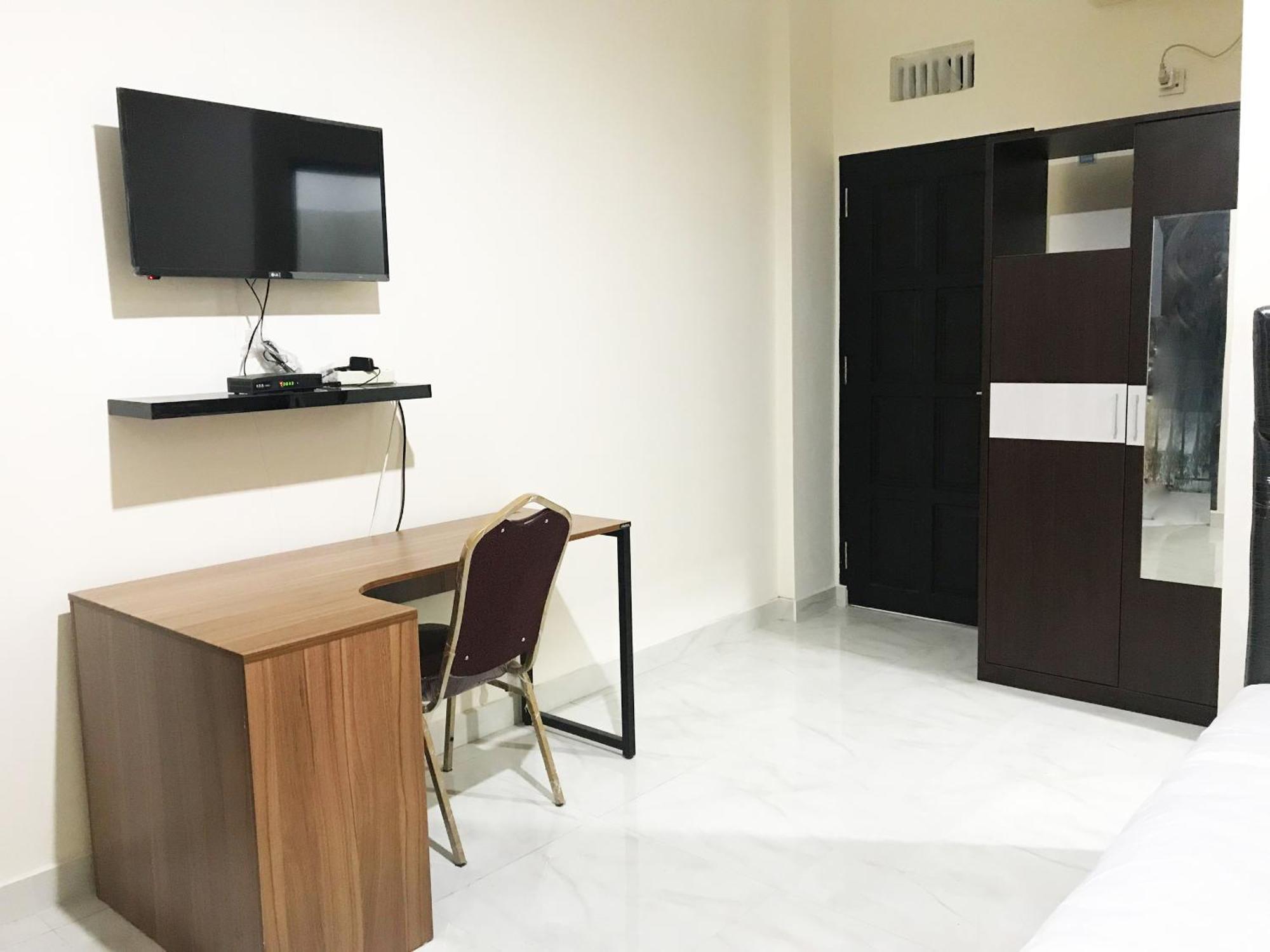 Oyo Life 2794 Kost Al Barokah 3 Hotel Jakarta