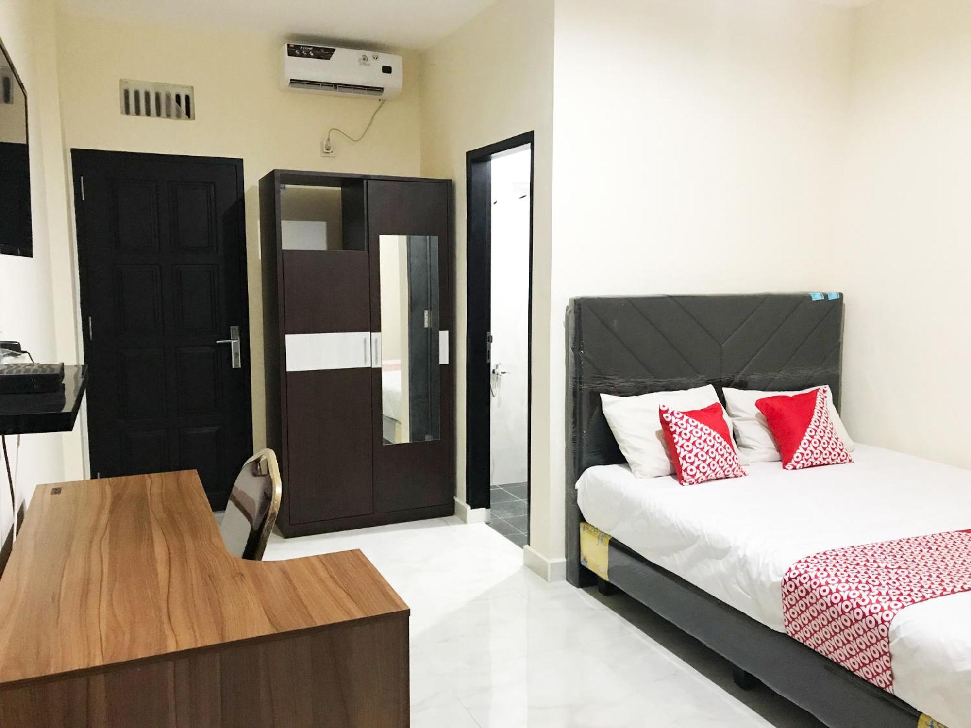 Oyo Life 2794 Kost Al Barokah 3 Jakarta