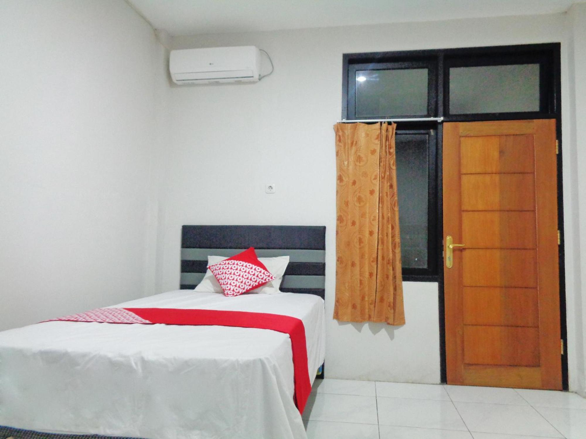 Oyo Life 2794 Kost Al Barokah 3 3* Jakarta