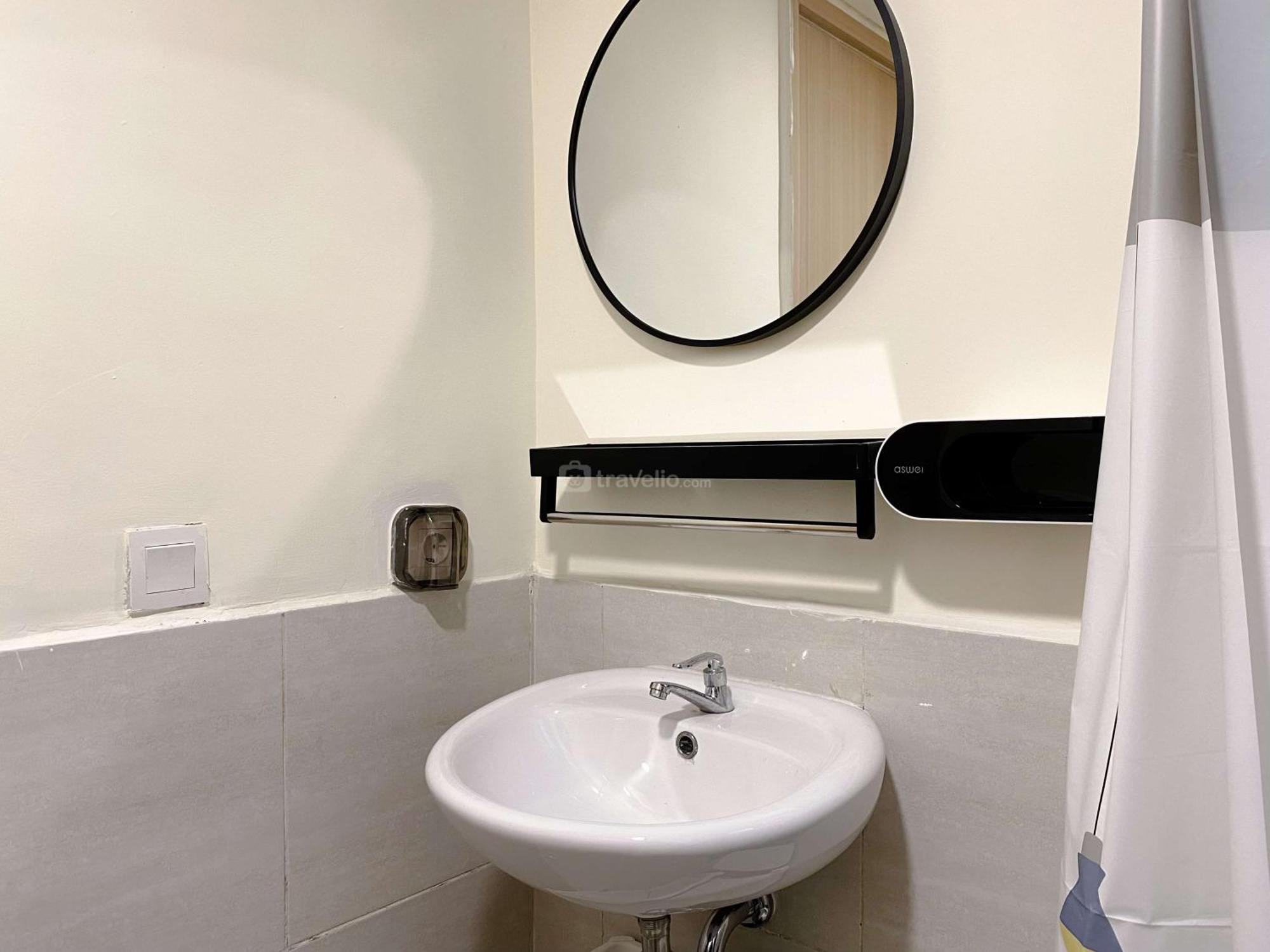 Restful And Modern Look 2br At Meikarta By Travelio Apartment