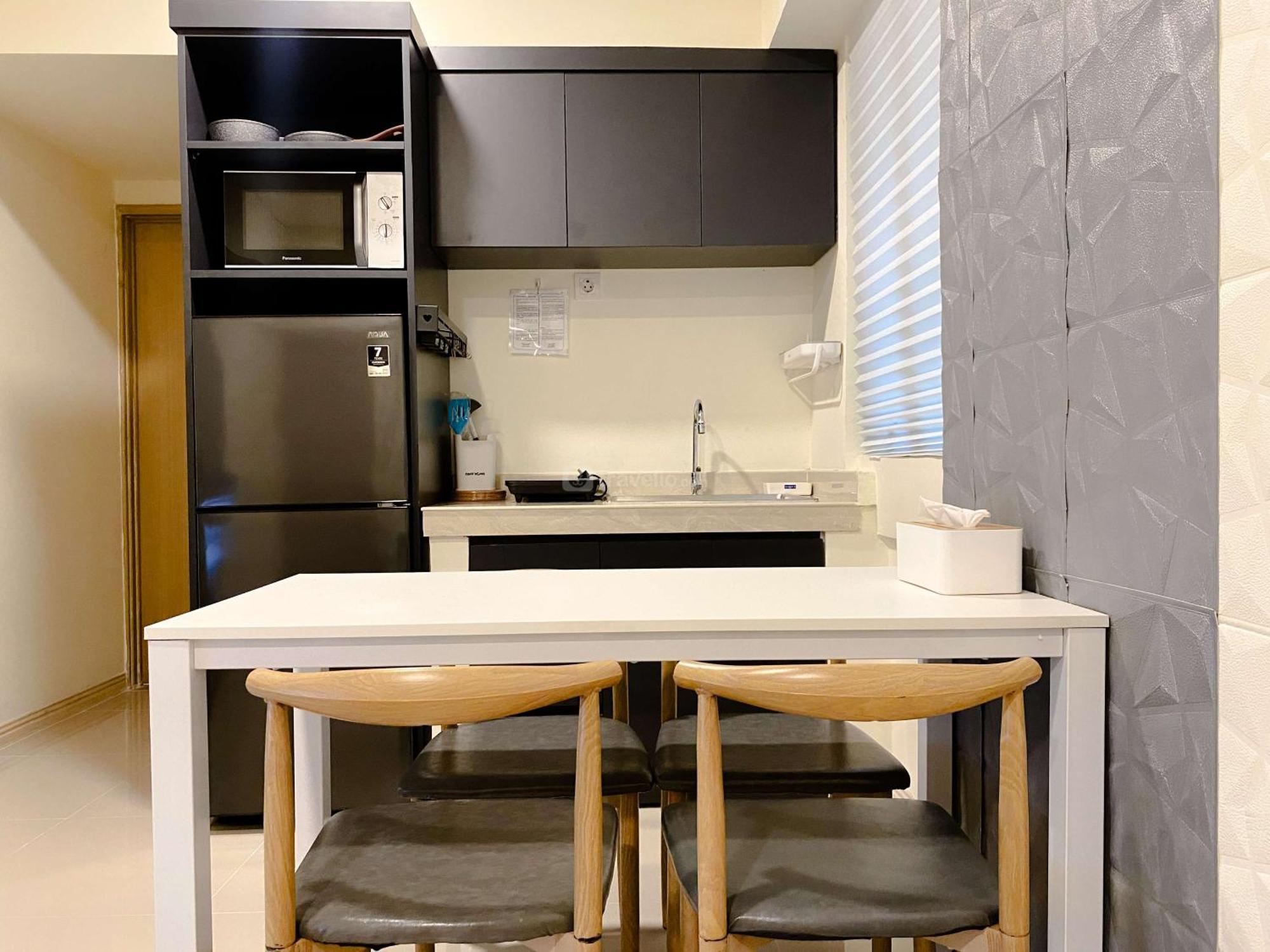 Apartment Restful And Modern Look 2br At Meikarta By Travelio *