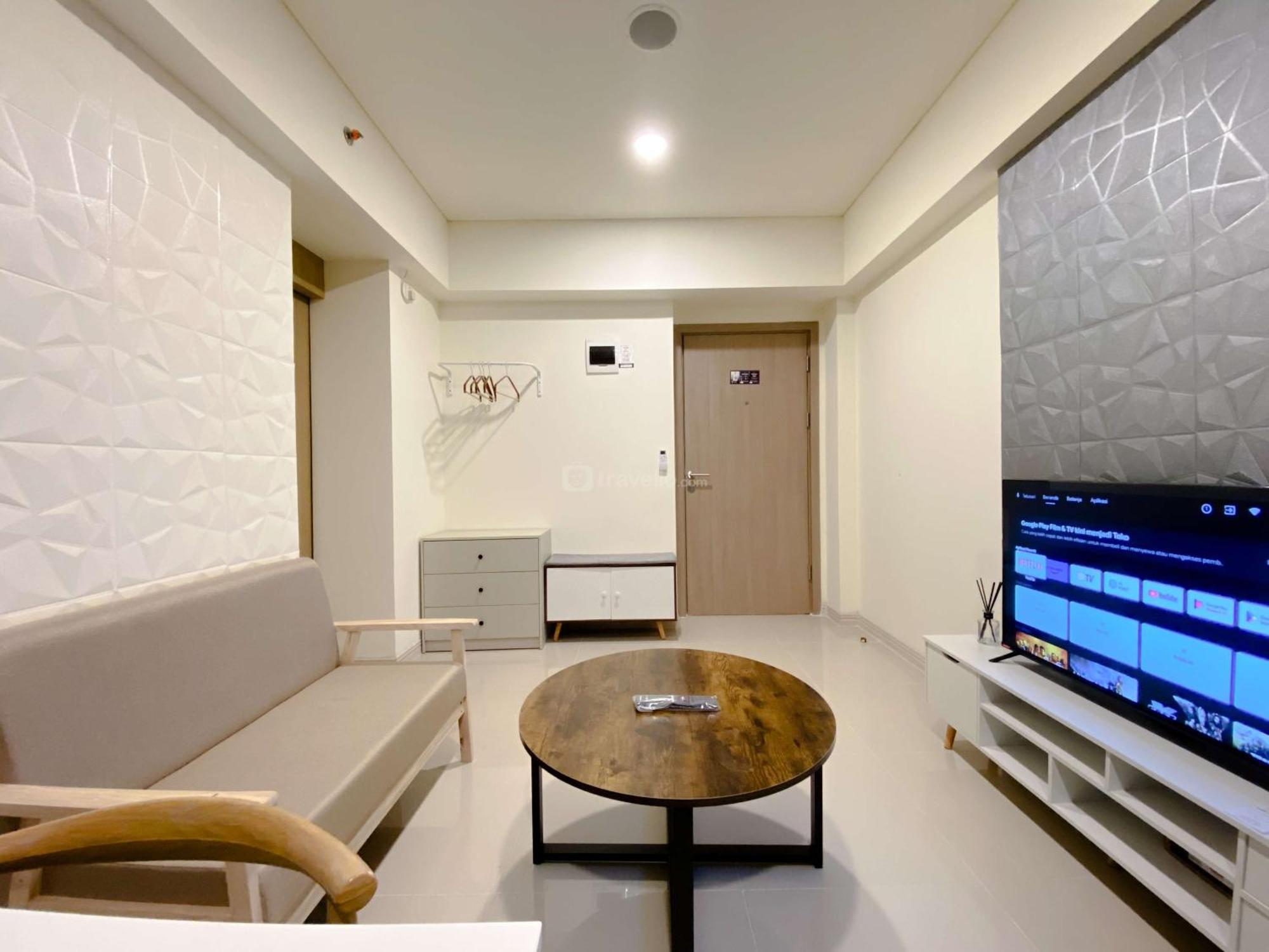 Apartment Restful And Modern Look 2br At Meikarta By Travelio *