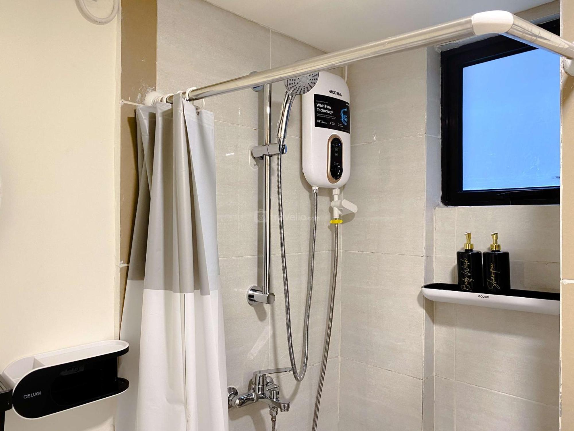 Restful And Modern Look 2br At Meikarta By Travelio