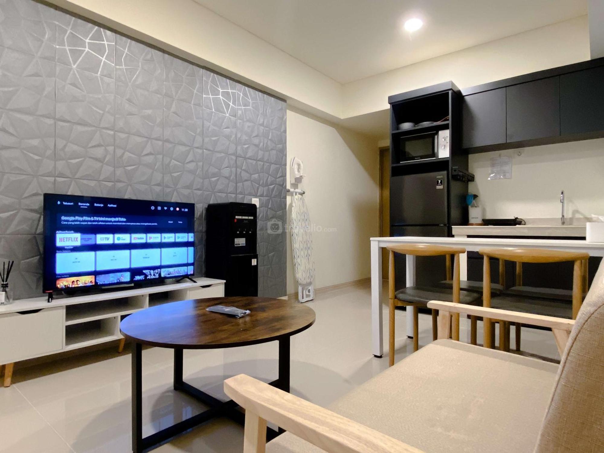 Restful And Modern Look 2br At Meikarta By Travelio Jakarta
