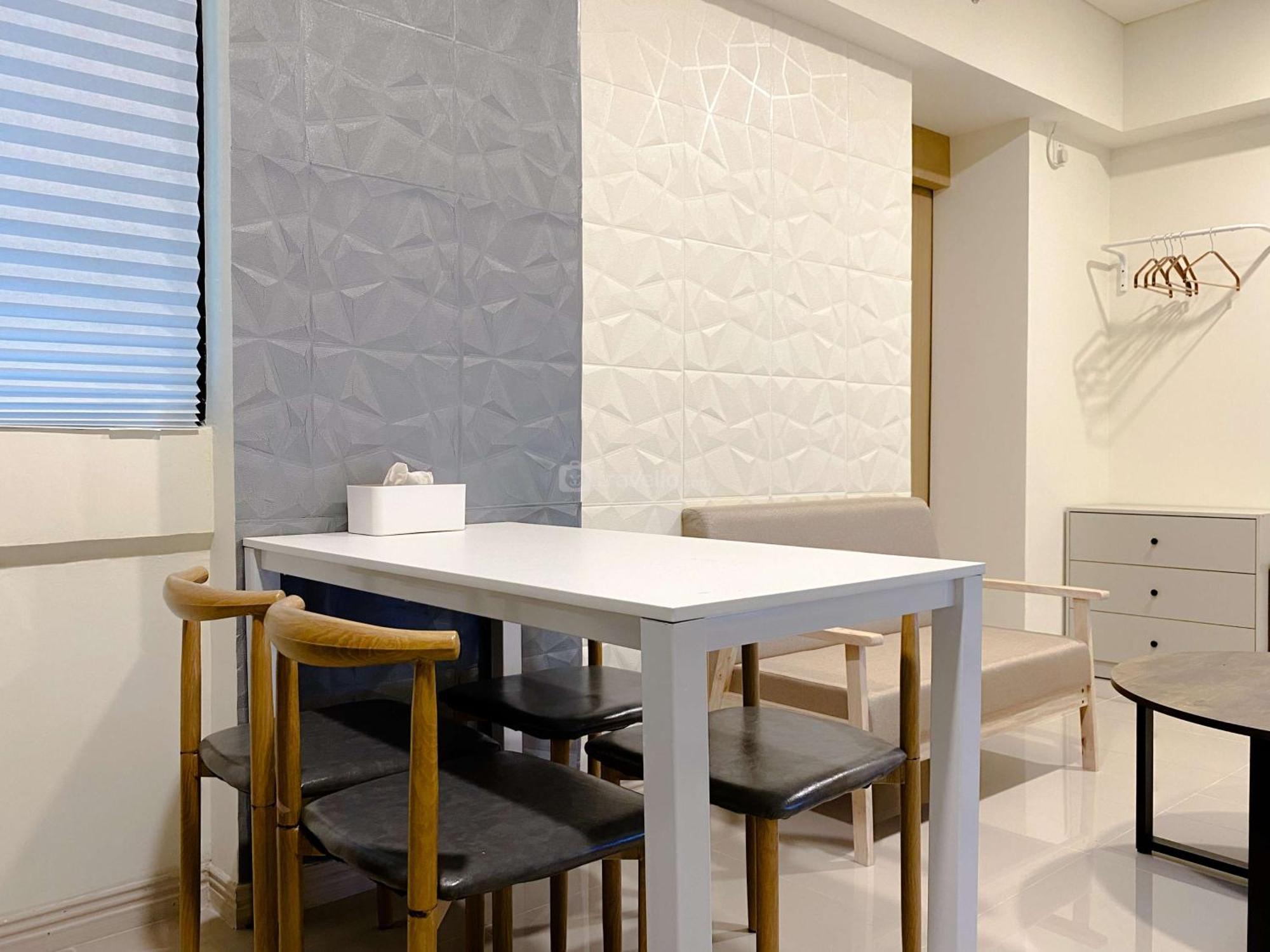 Restful And Modern Look 2br At Meikarta By Travelio Apartment *