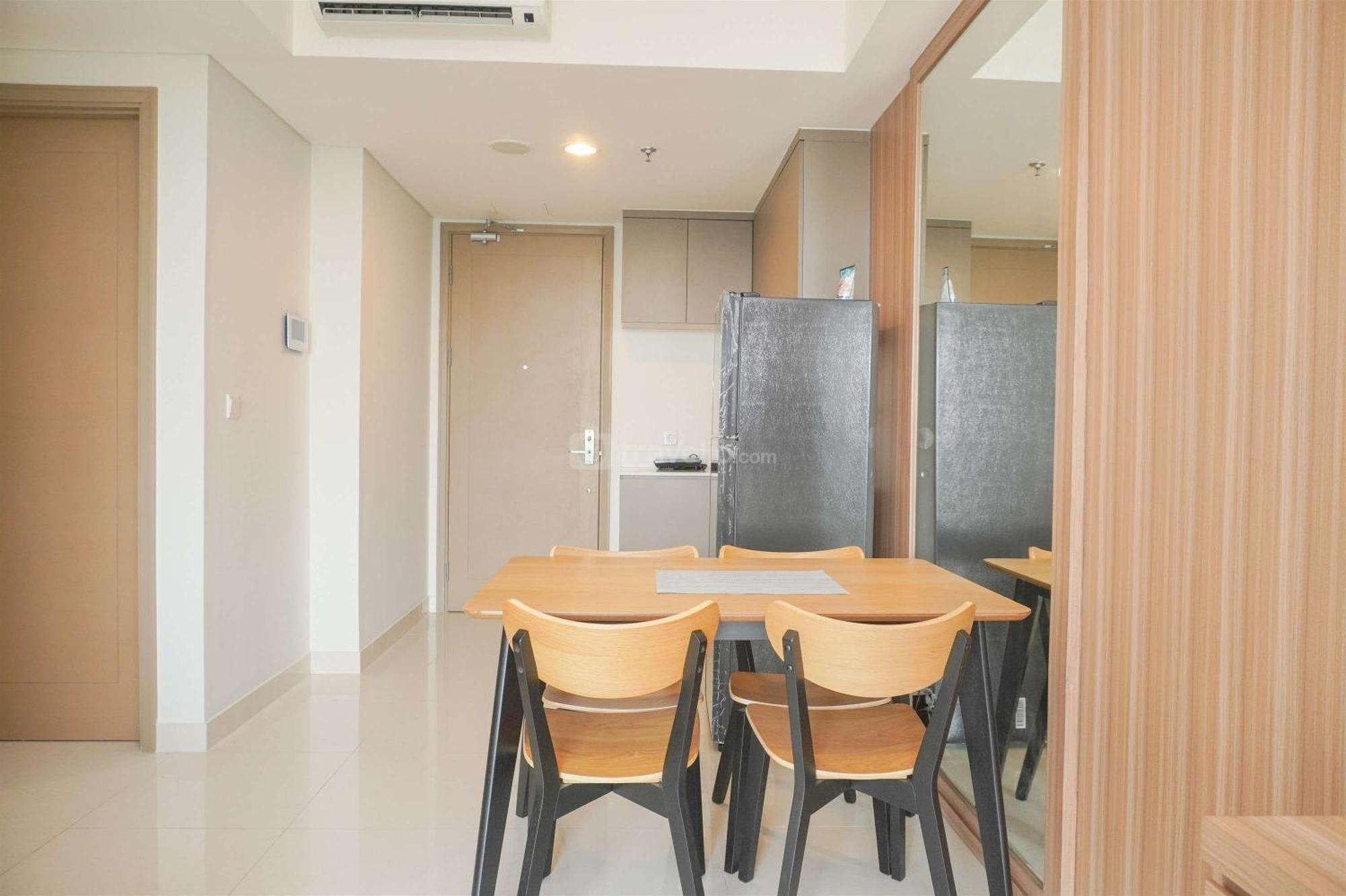 Wonderful And Homey 2br At Gold Coast By Travelio * Jakarta