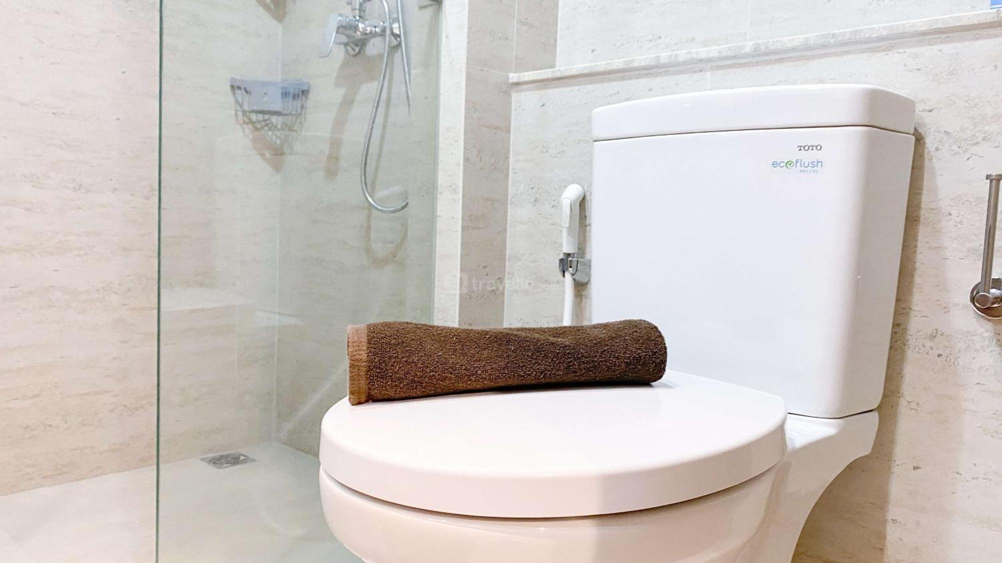 Wonderful And Homey 2br At Gold Coast By Travelio * Jakarta