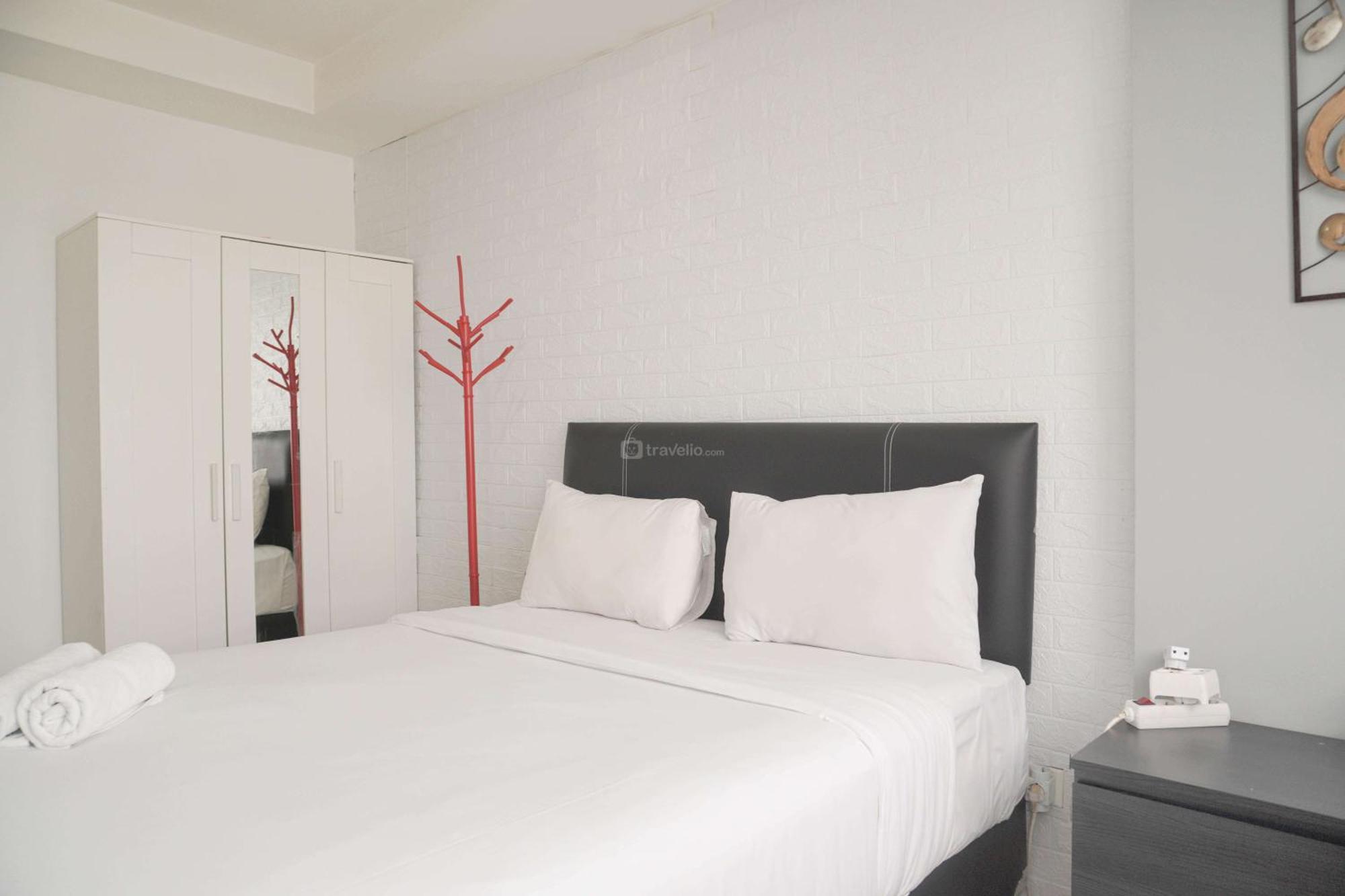Minimalist And Cozy Living 1br Belmont Puri By Travelio Apartment *