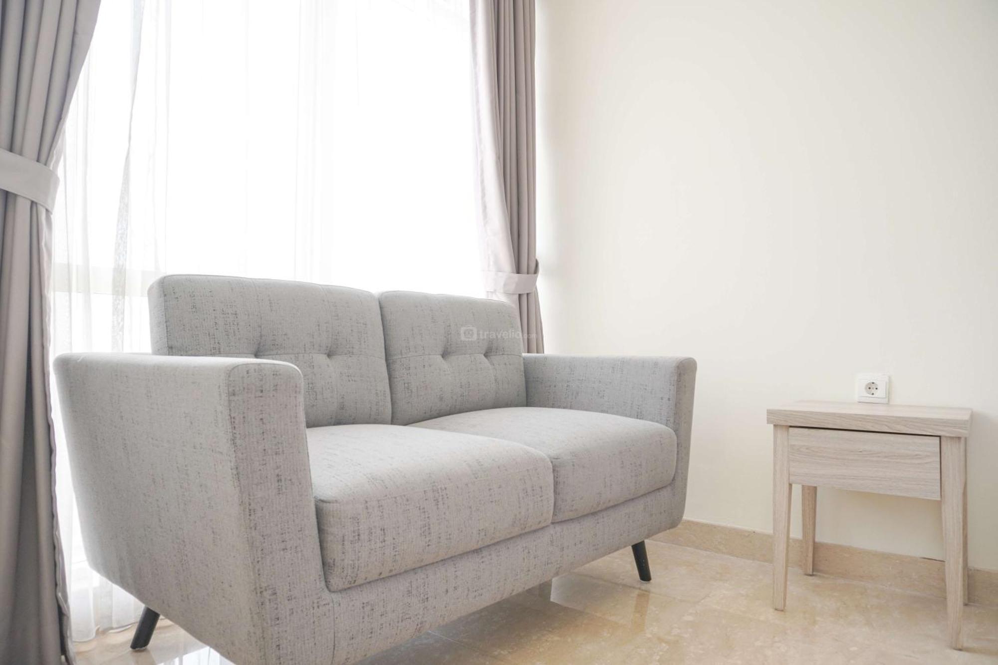 Strategic And Comfy Menteng Park By Travelio Apartment