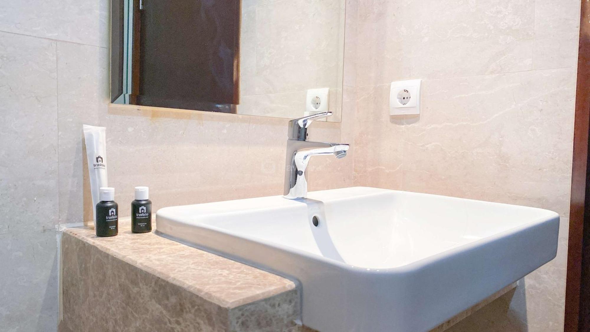 Apartment Warm And At Menteng Park By Travelio