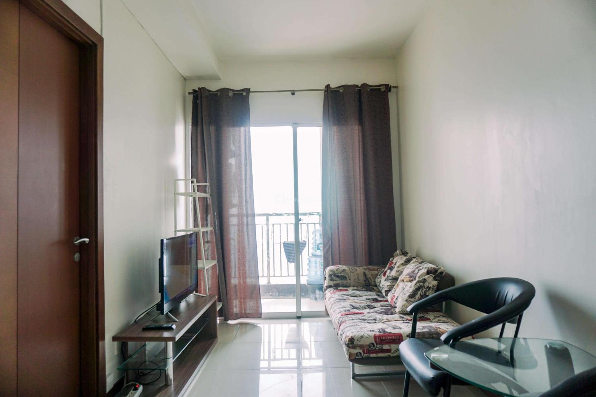 Modern Look 1br Bay By Travelio * Jakarta