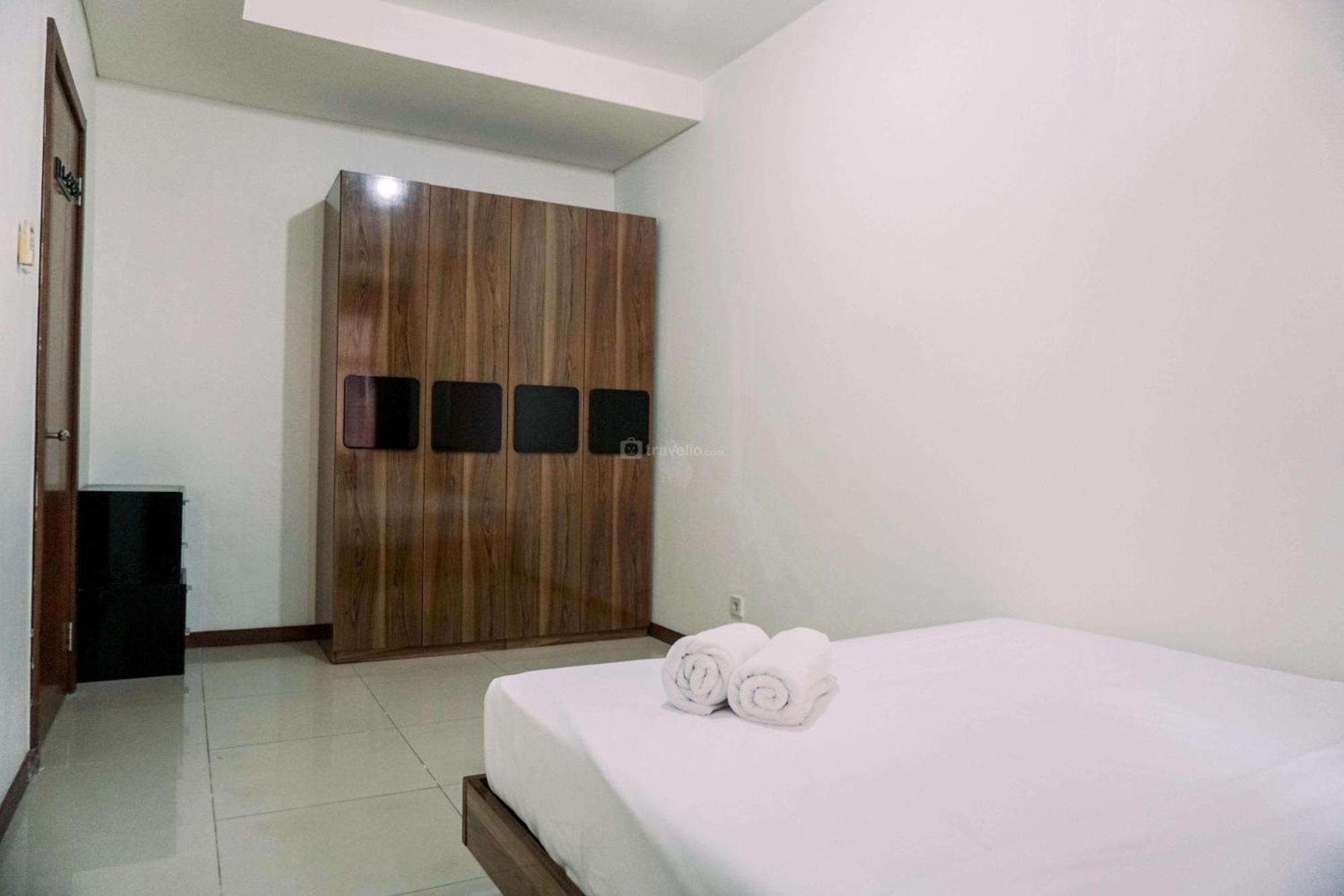 Apartment Modern Look 1br Bay By Travelio Jakarta