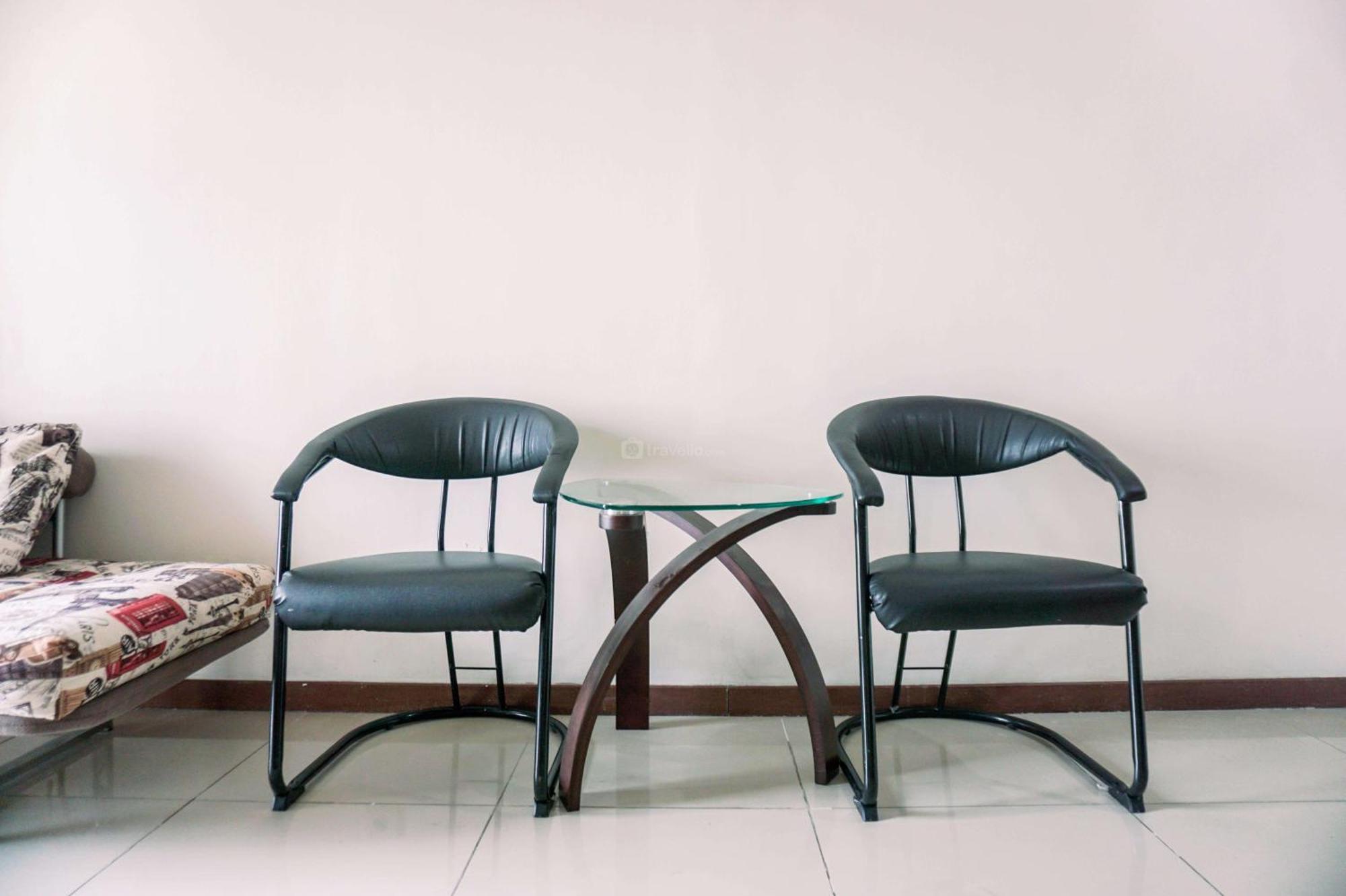 Modern Look 1br Bay By Travelio Jakarta