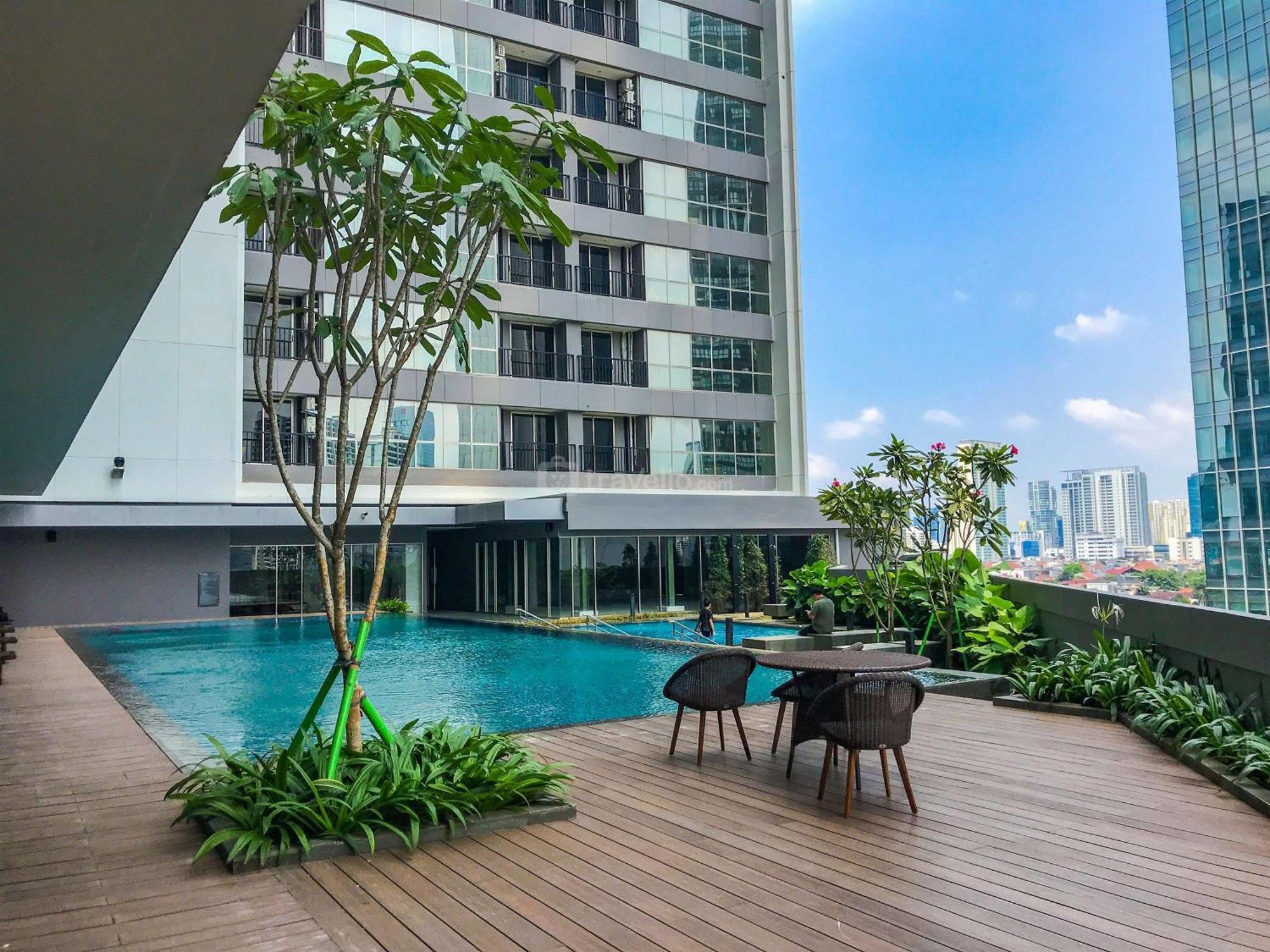 Spacious And Warm 2br At Ciputra World 2 By Travelio