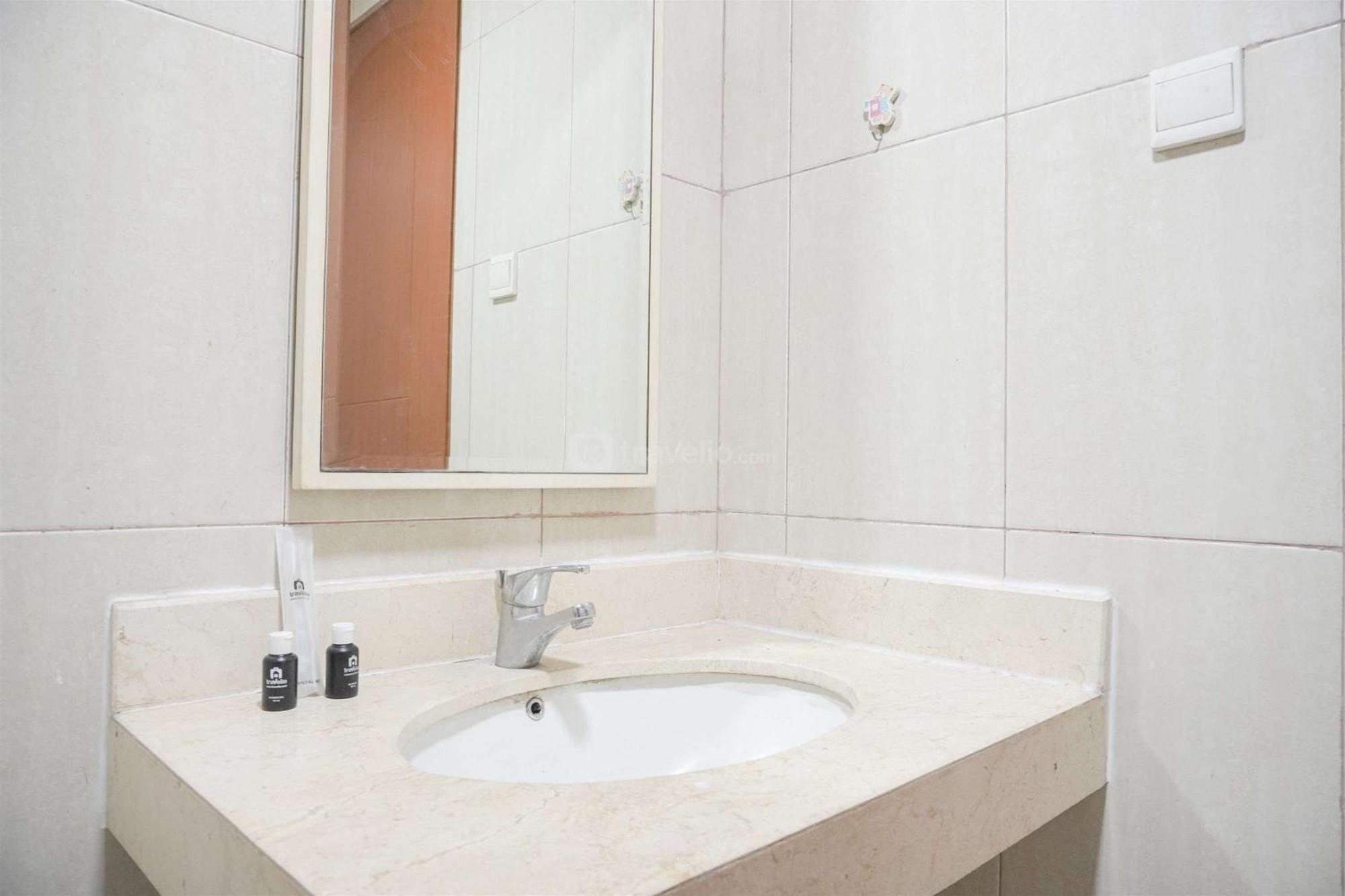 Apartment Modern And Homey 2br At Mt Haryono Square By Travelio *