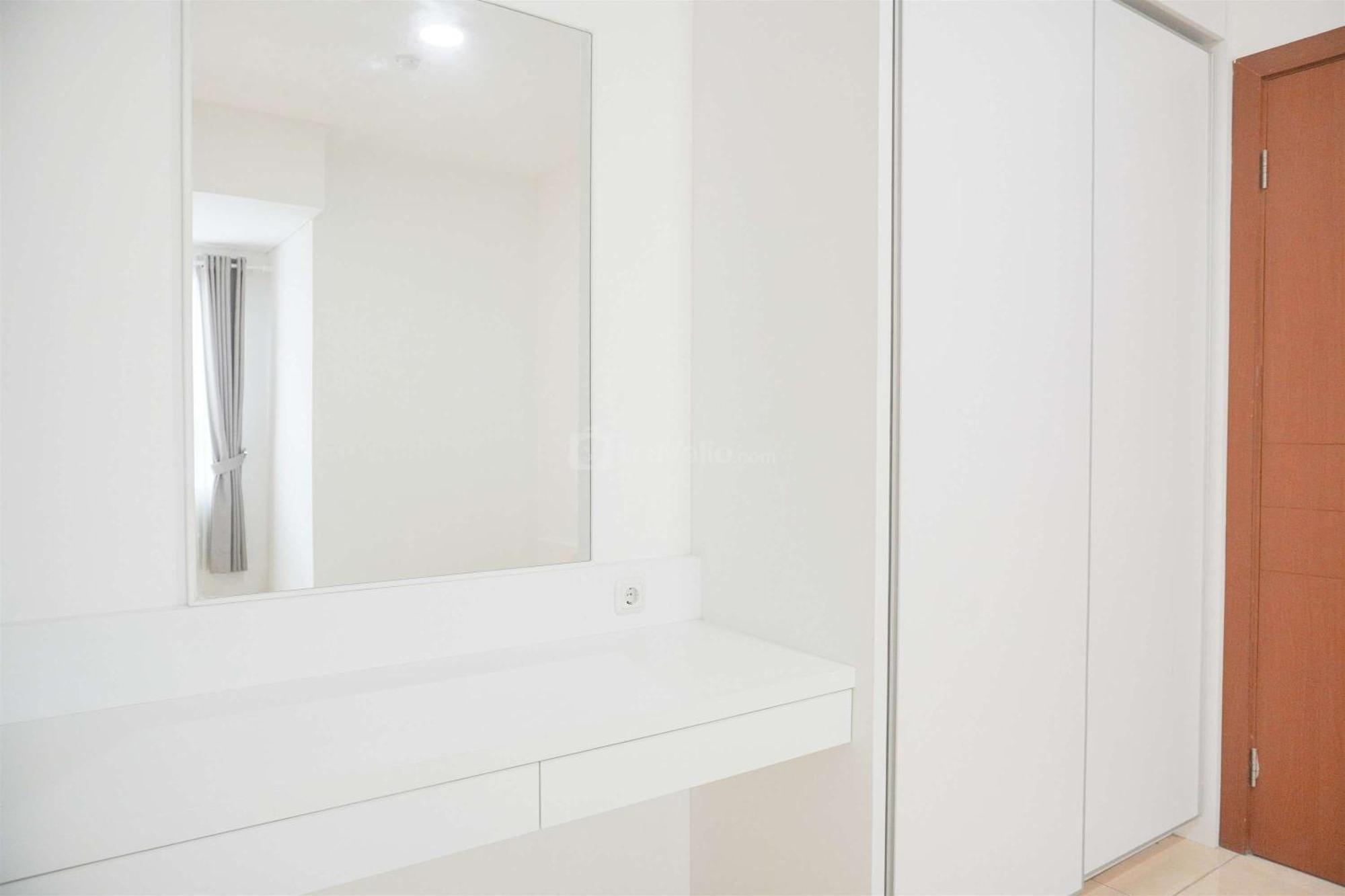 Modern And Homey 2br At Mt Haryono Square By Travelio * Jakarta