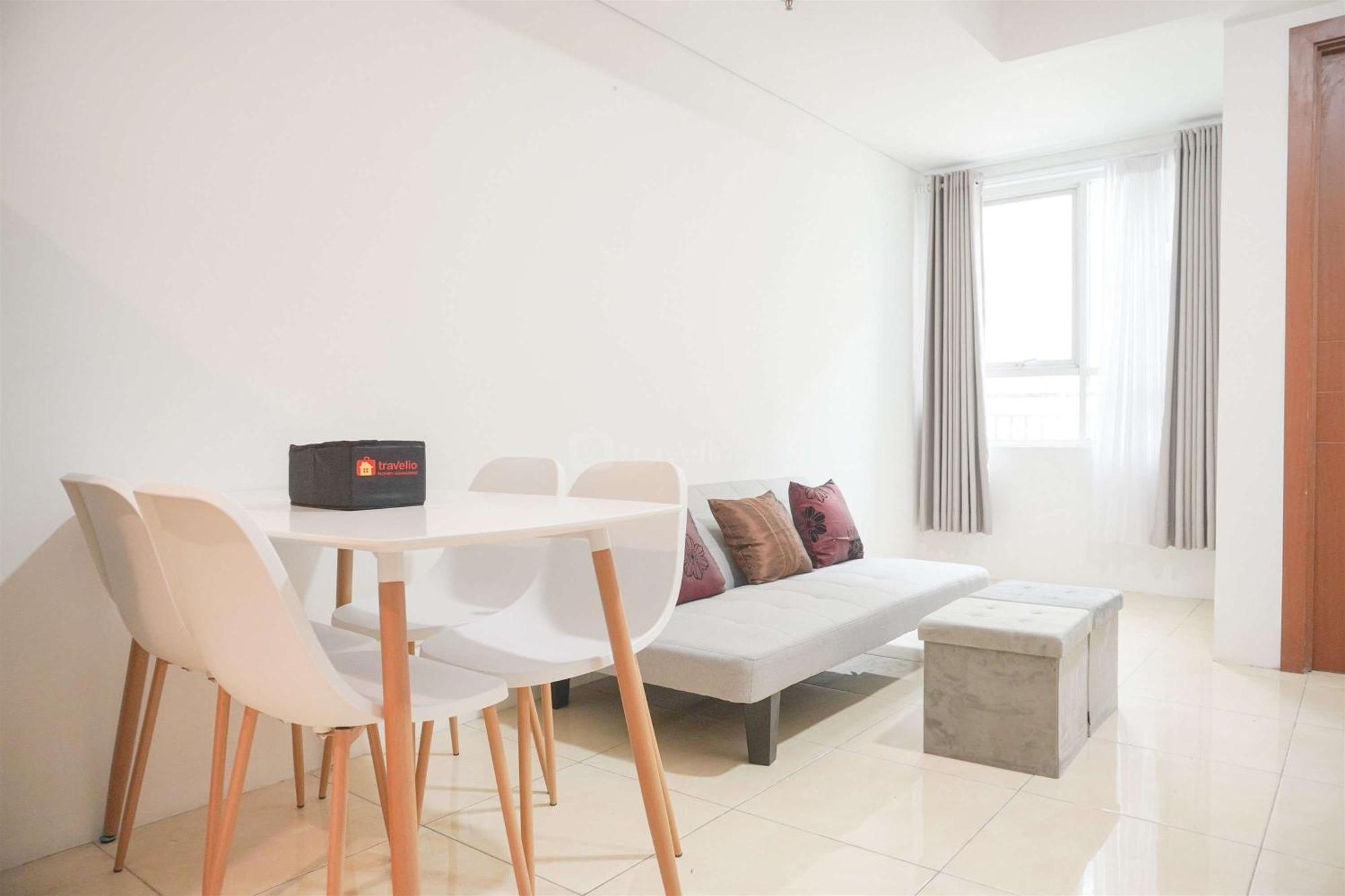 Apartment Modern And Homey 2br At Mt Haryono Square By Travelio