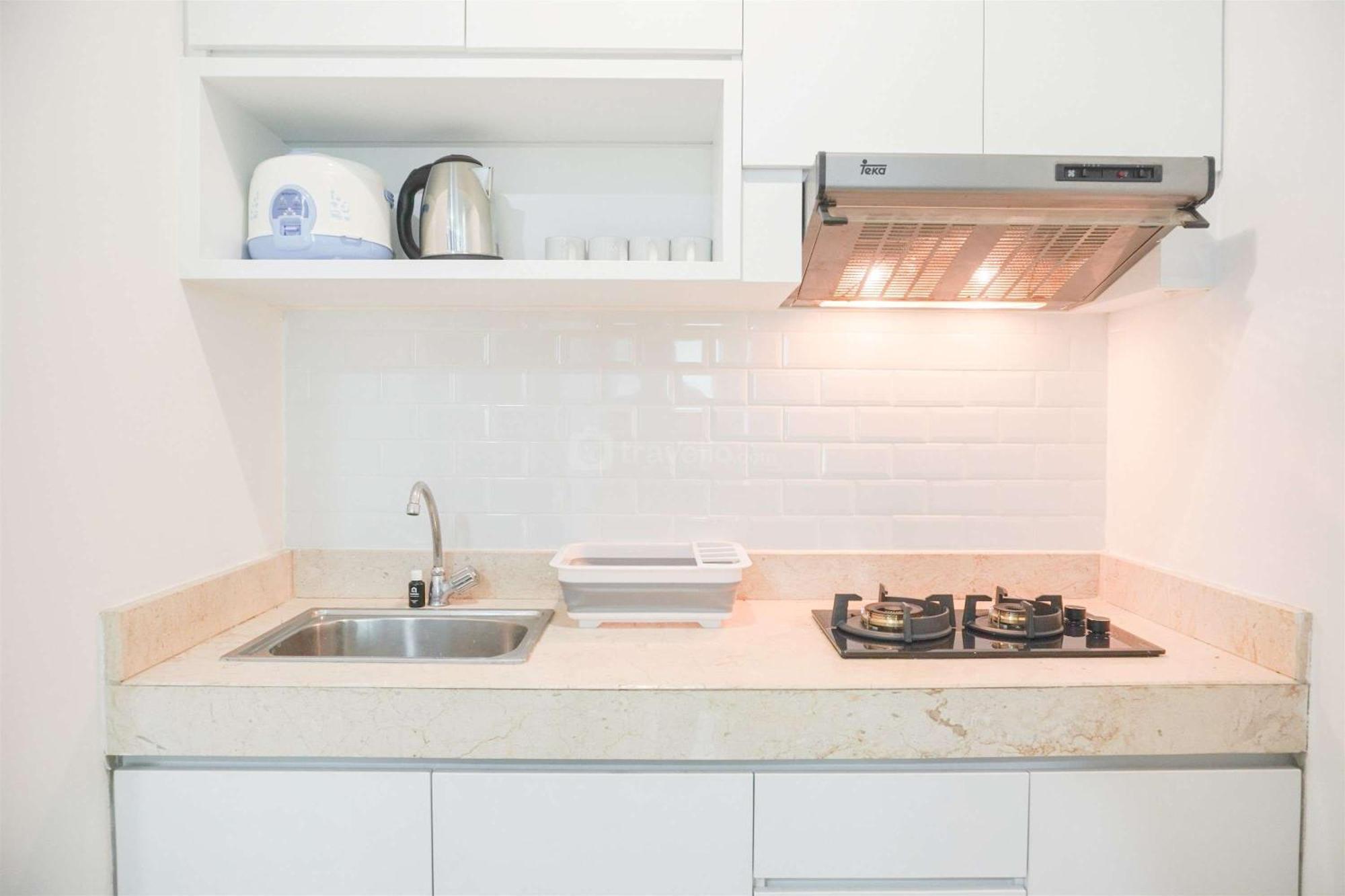 Modern And Homey 2br At Mt Haryono Square By Travelio Apartment