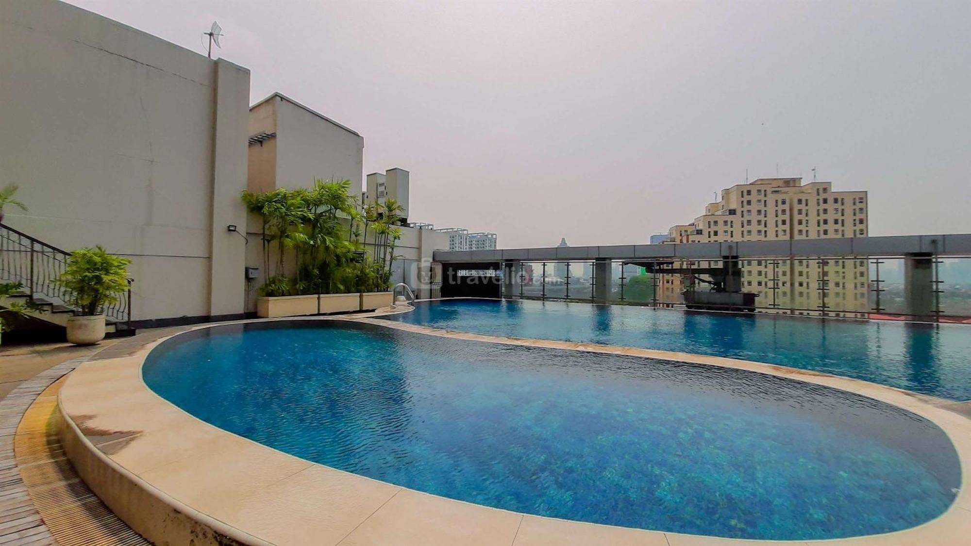 Modern And Homey 2br At Mt Haryono Square By Travelio Jakarta
