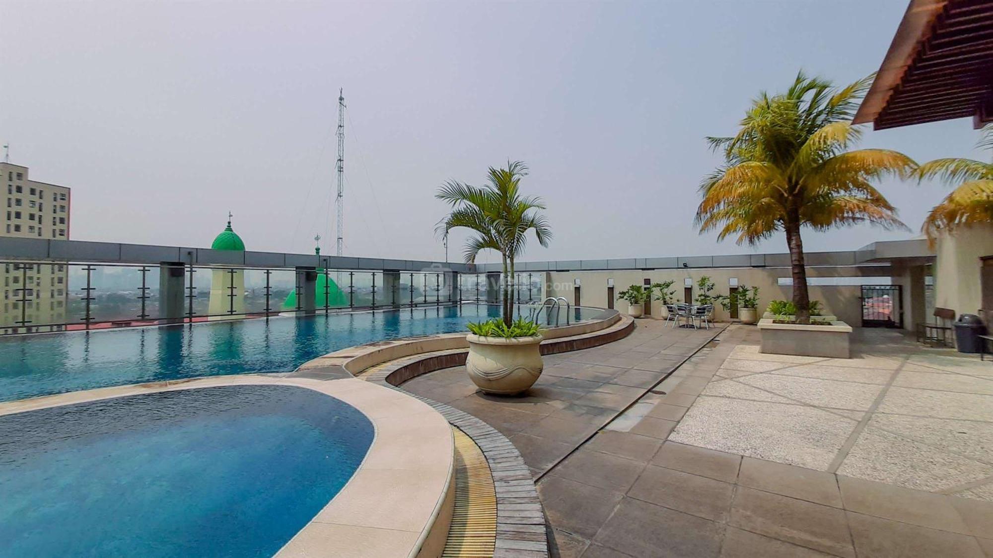 Modern And Homey 2br At Mt Haryono Square By Travelio * Jakarta
