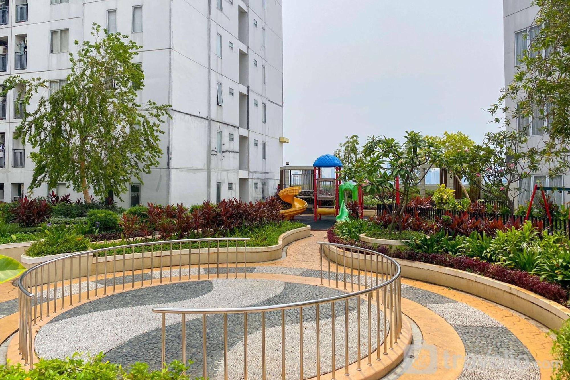 And Spacious At Bassura By Travelio * Jakarta