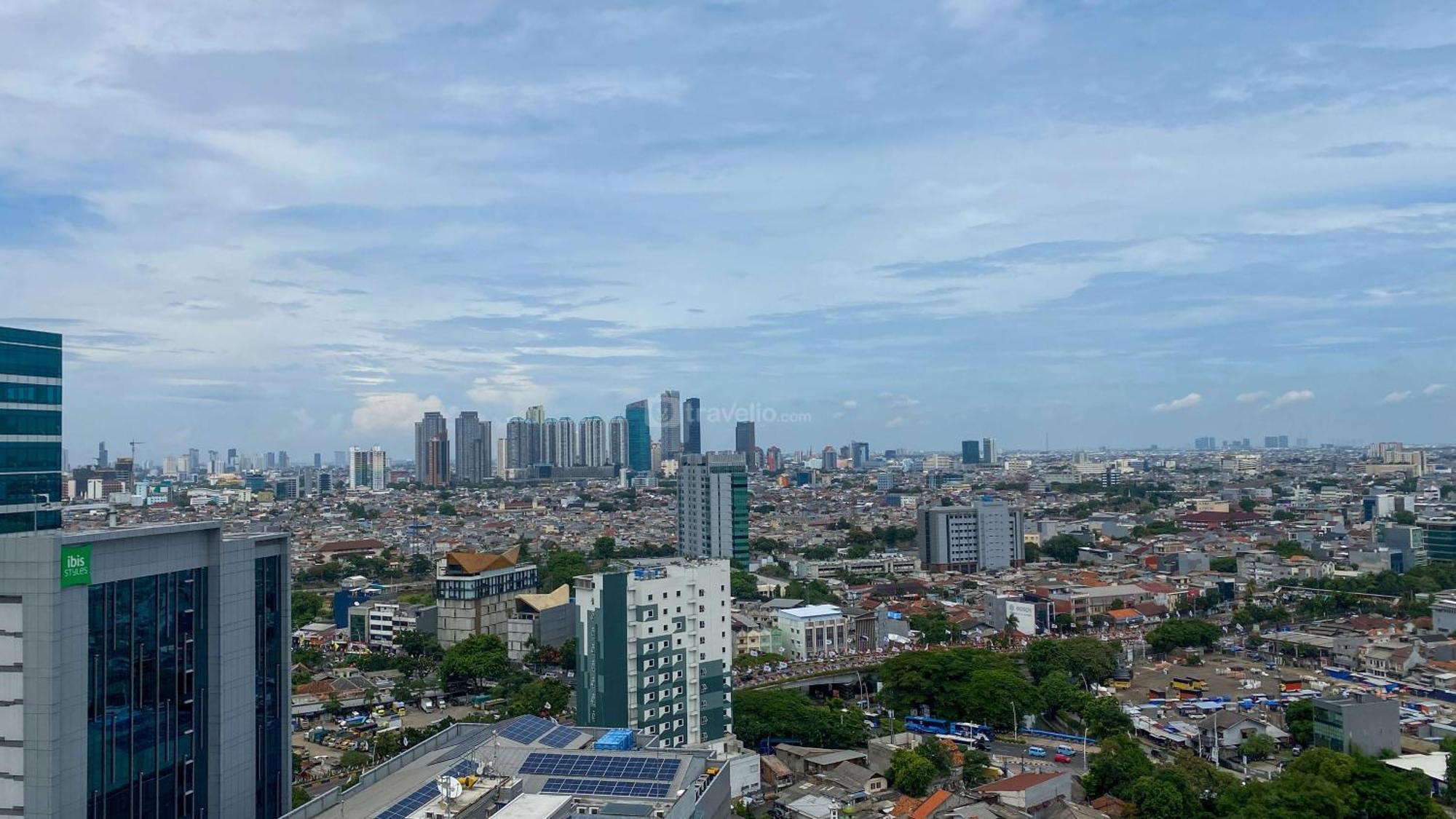 Apartment Good And Comfortable 1br The Boulevard By Travelio Jakarta