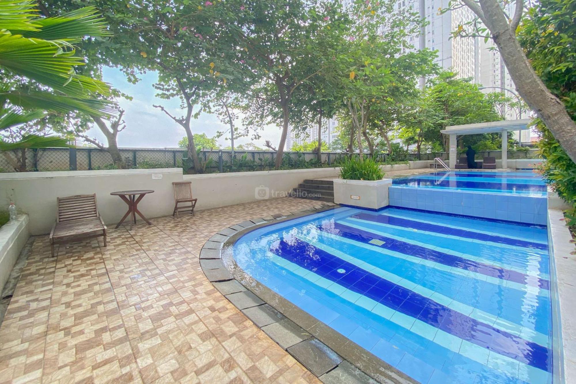 Apartment Good And Minimalist 1br At Bassura By Travelio Jakarta
