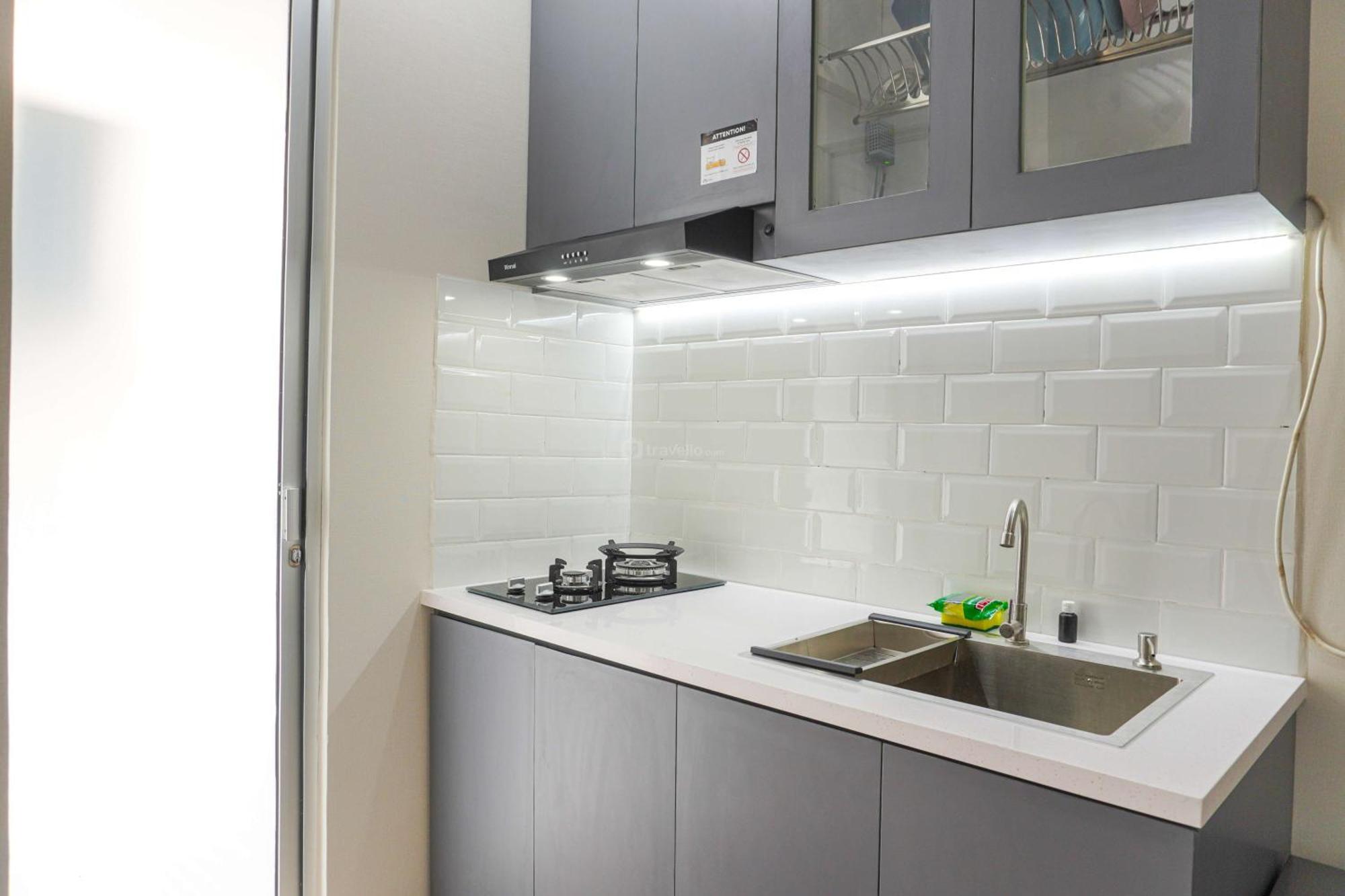 Strategic And Warm At Bassura By Travelio Apartamento