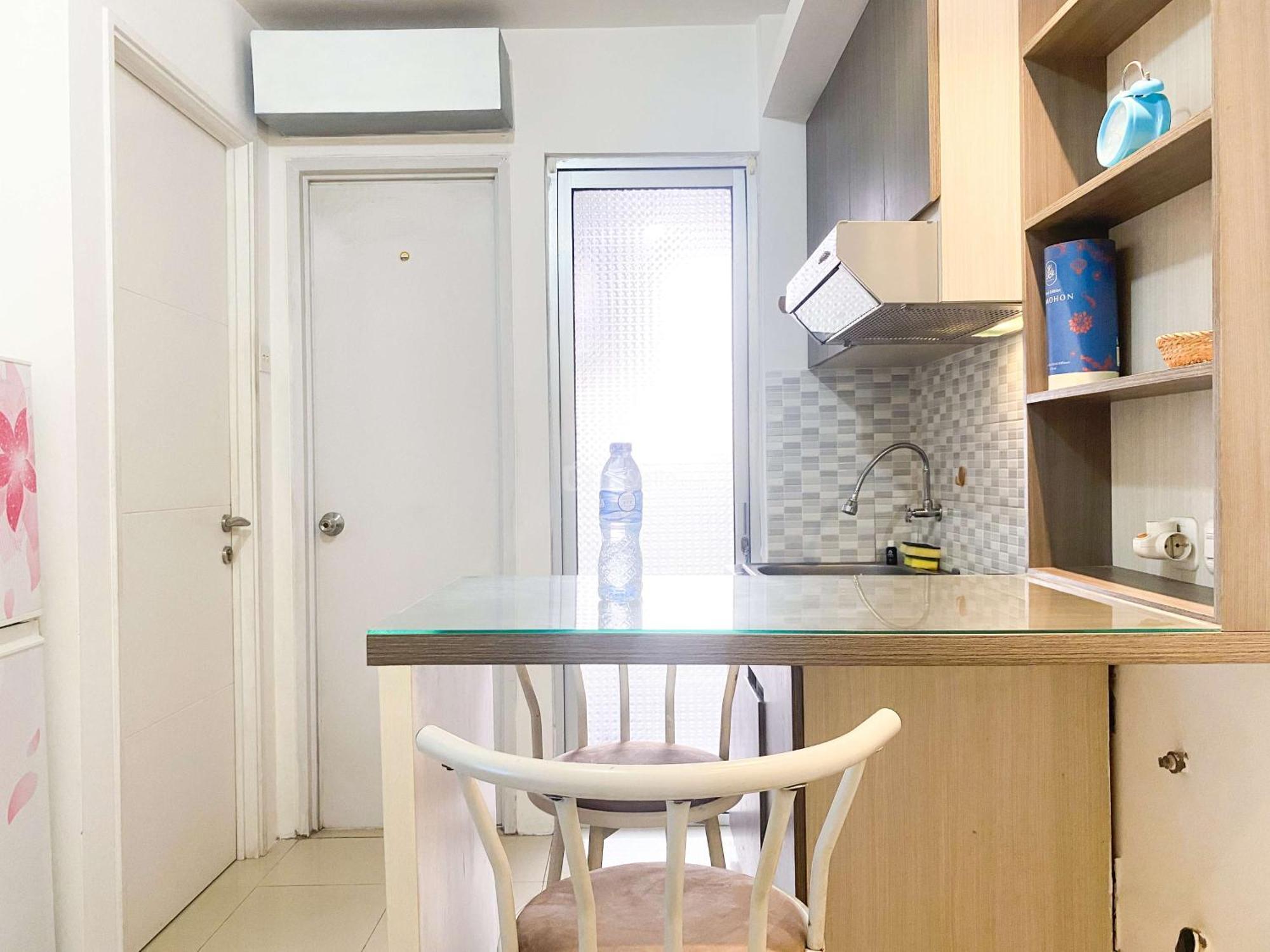 Well Furnished And Homey 2br Bassura By Travelio Apartment *