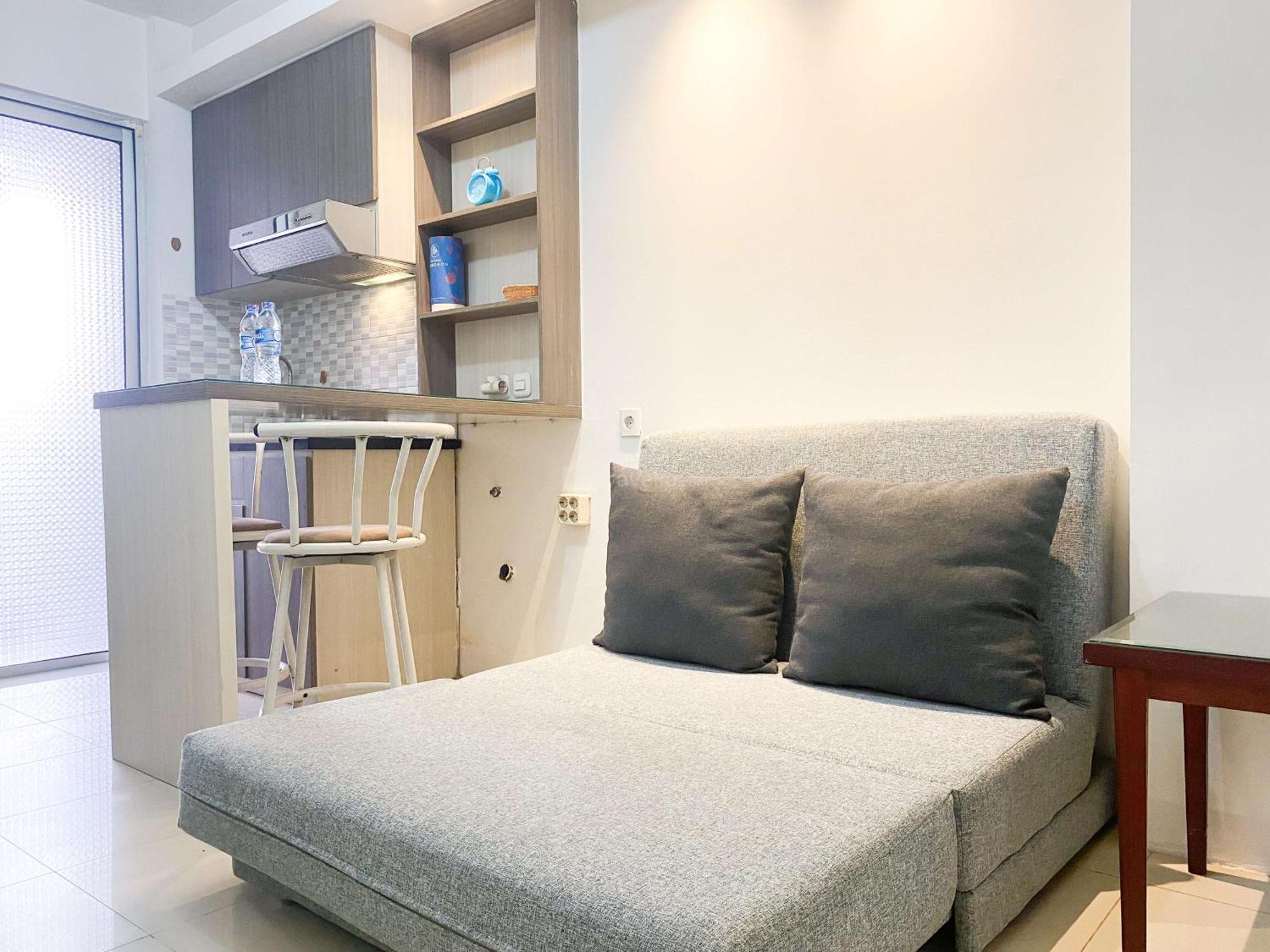 Well Furnished And Homey 2br Bassura By Travelio Apartment