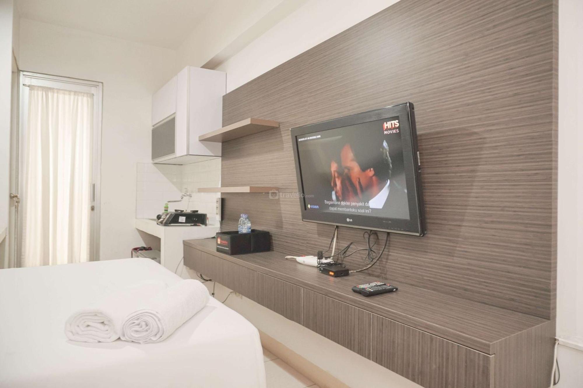 Cozy Living At Bay Pluit By Travelio